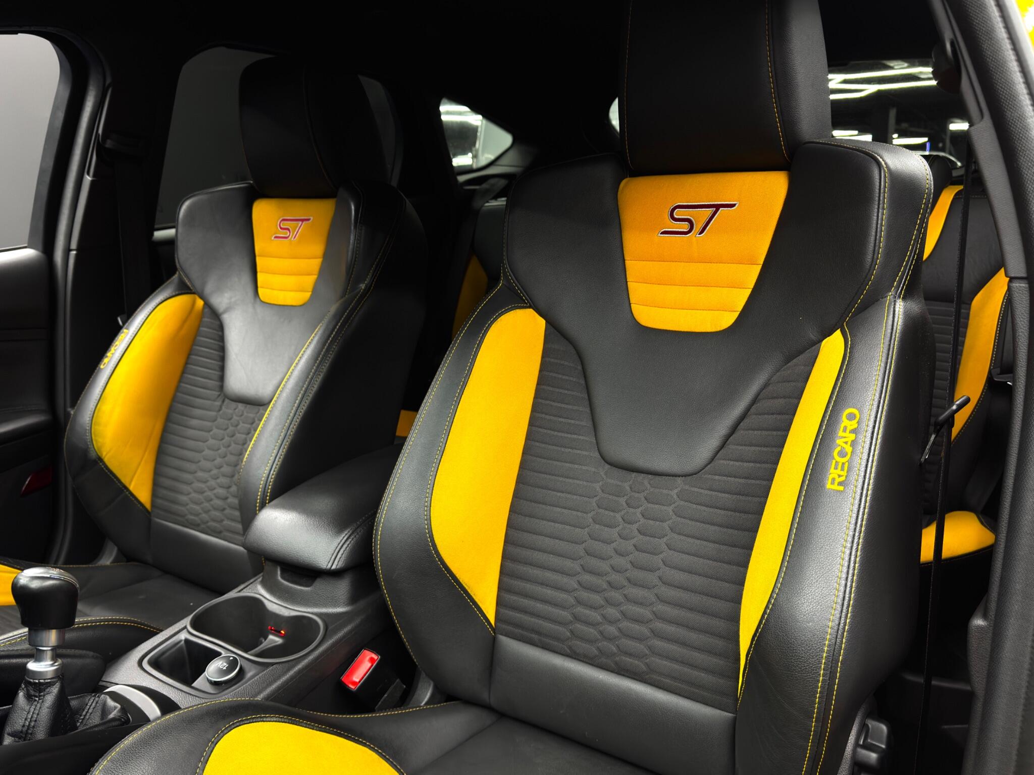 Ford Focus 2.0T EcoBoost ST-2 Euro 5 (s/s) 5dr 5dr Manual 2025