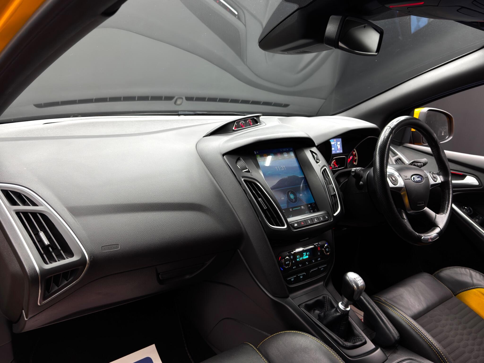 Ford Focus 2.0T EcoBoost ST-2 Euro 5 (s/s) 5dr 5dr Manual 2025