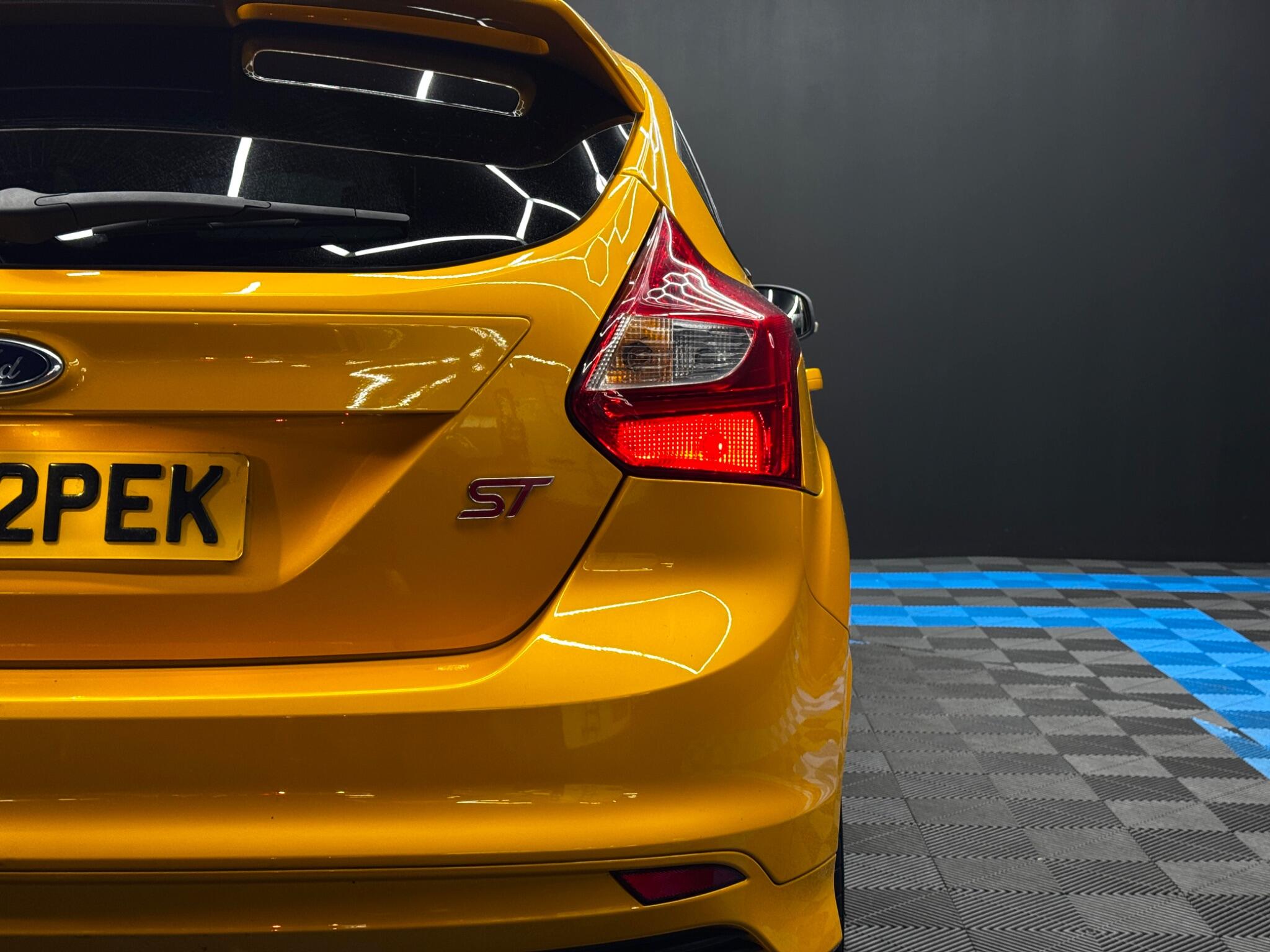 Ford Focus 2.0T EcoBoost ST-2 Euro 5 (s/s) 5dr 5dr Manual 2025