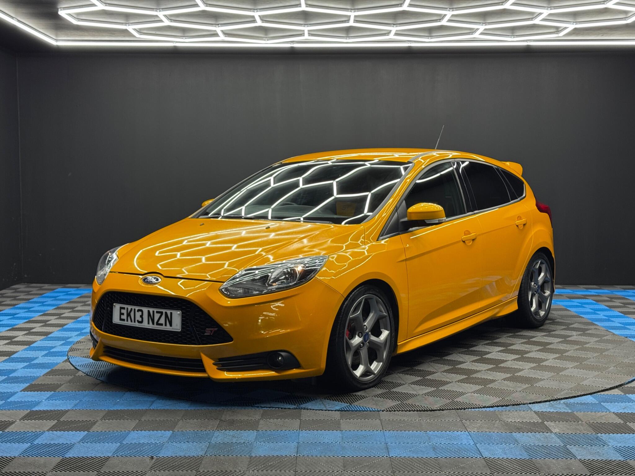 Ford Focus 2.0T EcoBoost ST-2 Euro 5 (s/s) 5dr 5dr Manual 2026