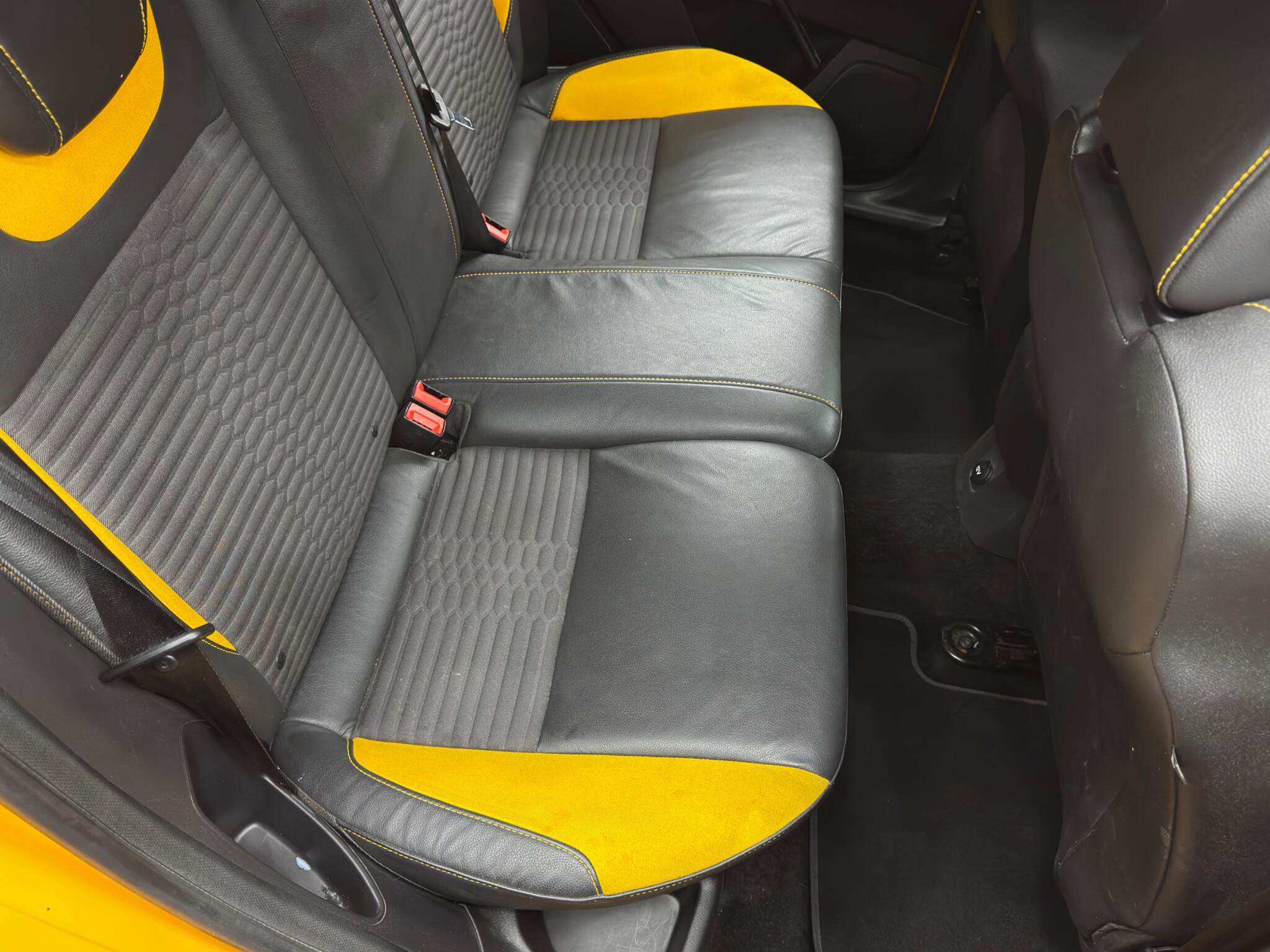 Ford Focus 2.0T EcoBoost ST-2 Euro 5 (s/s) 5dr 5dr Manual 2026