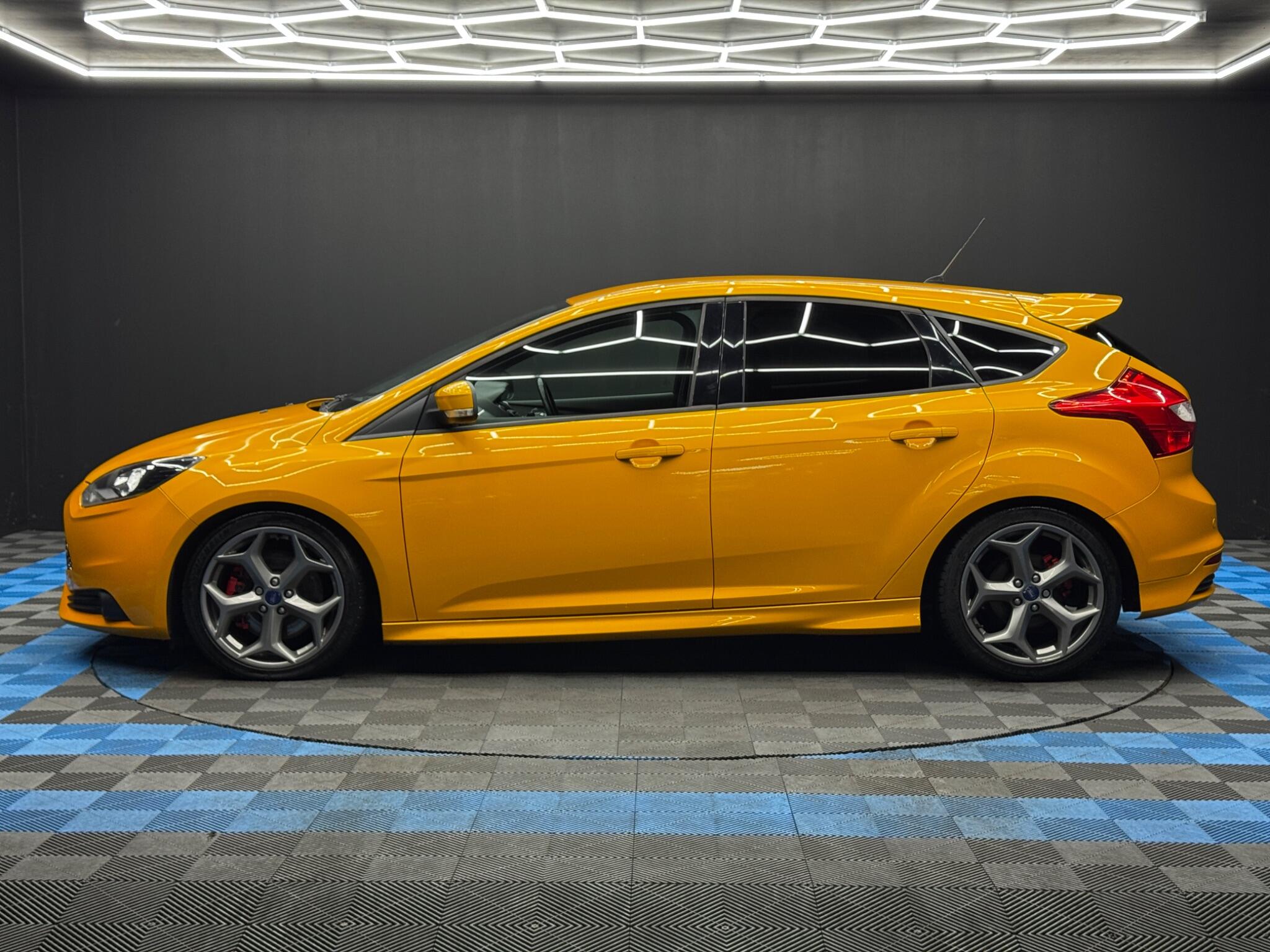 Ford Focus 2.0T EcoBoost ST-2 Euro 5 (s/s) 5dr 5dr Manual 2026