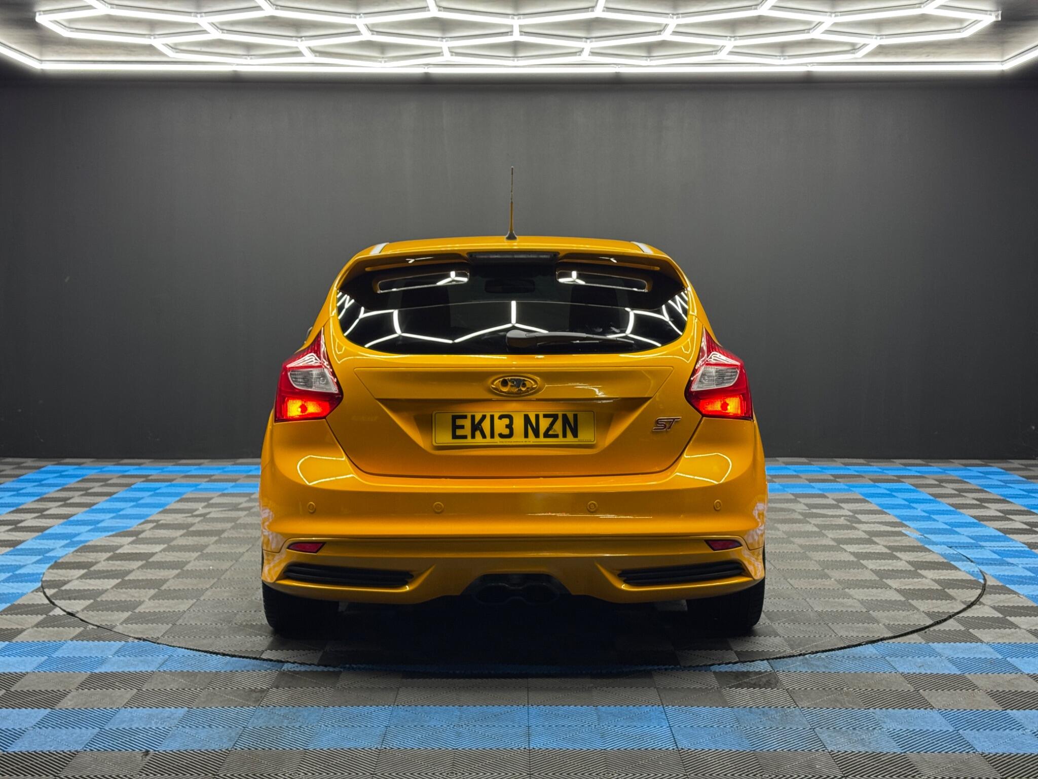 Ford Focus 2.0T EcoBoost ST-2 Euro 5 (s/s) 5dr 5dr Manual 2026