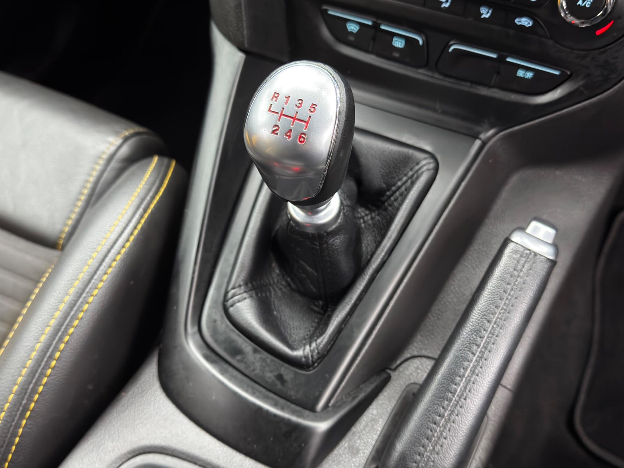 Ford Focus 2.0T EcoBoost ST-2 Euro 5 (s/s) 5dr 5dr Manual 2026