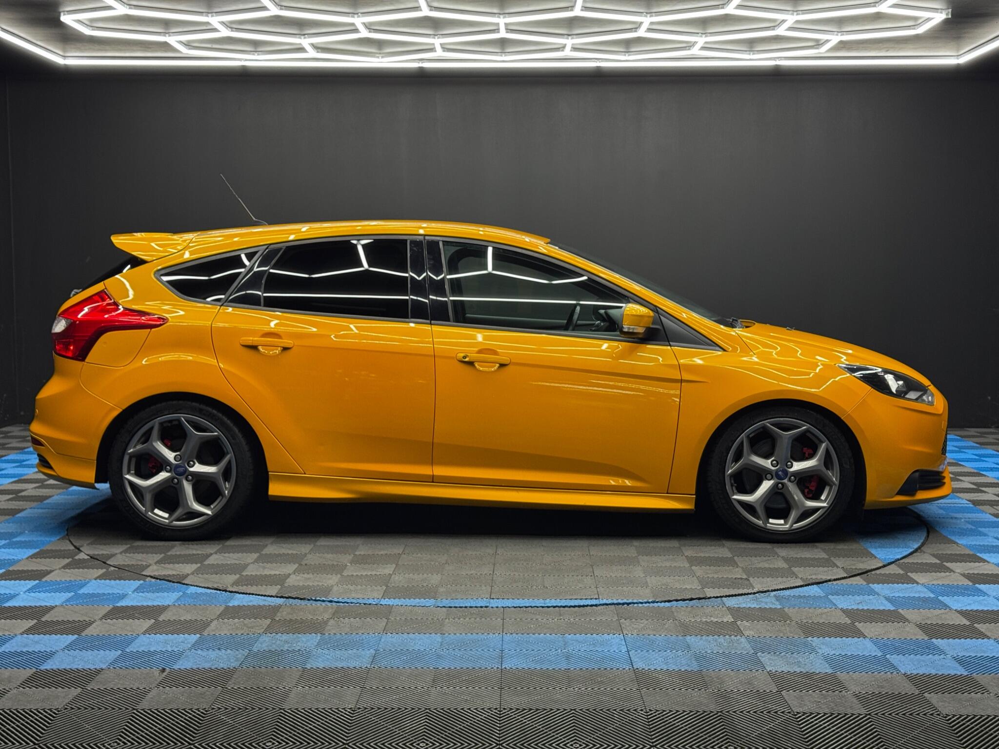 Ford Focus 2.0T EcoBoost ST-2 Euro 5 (s/s) 5dr 5dr Manual 2026