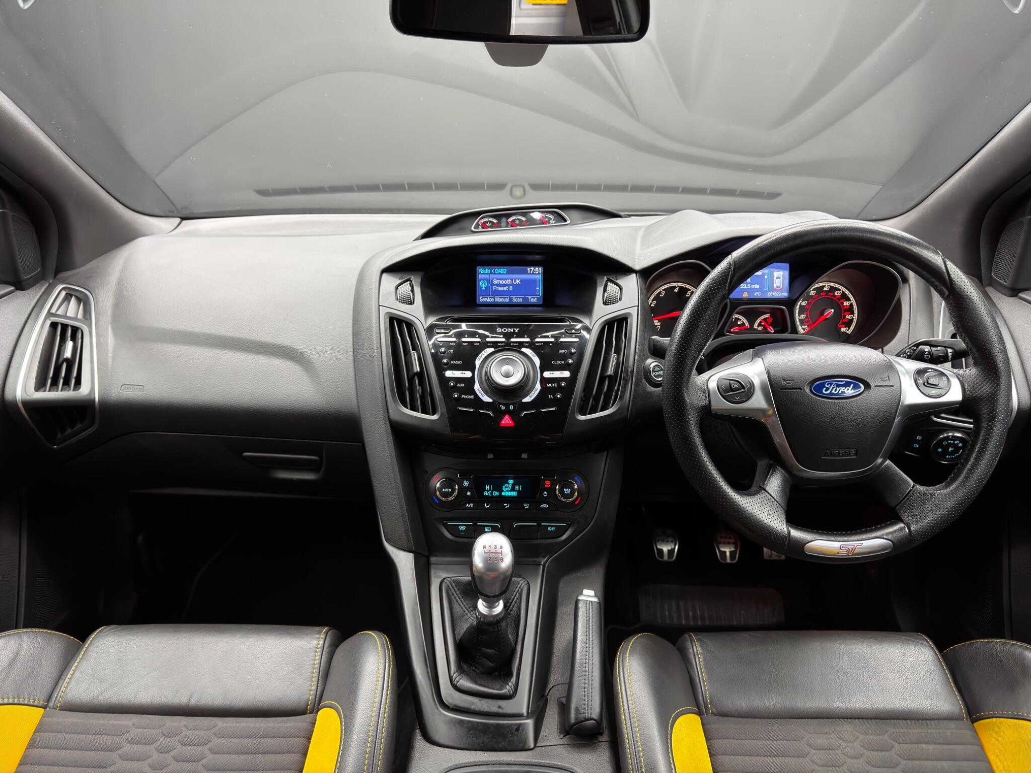 Ford Focus 2.0T EcoBoost ST-2 Euro 5 (s/s) 5dr 5dr Manual 2026