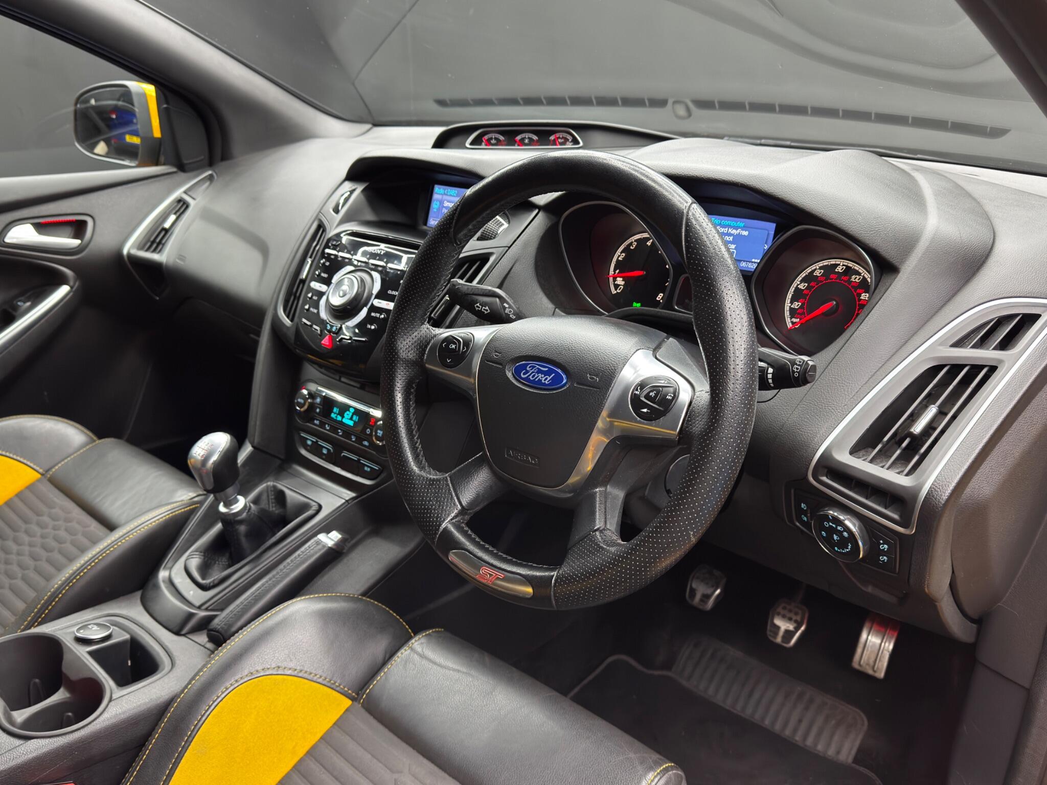 Ford Focus 2.0T EcoBoost ST-2 Euro 5 (s/s) 5dr 5dr Manual 2026