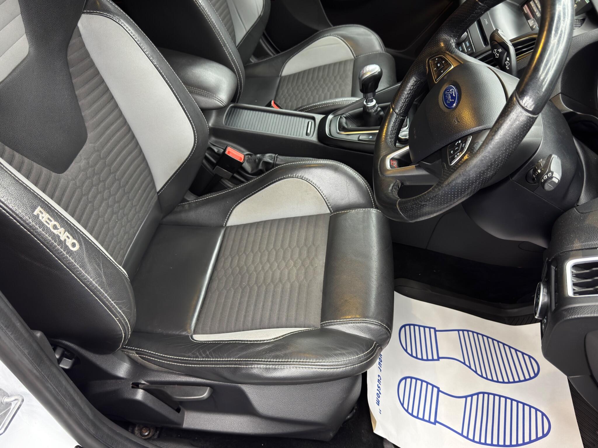 Ford Focus 2.0T EcoBoost ST-2 Euro 6 (s/s) 5dr 5dr Manual 2026