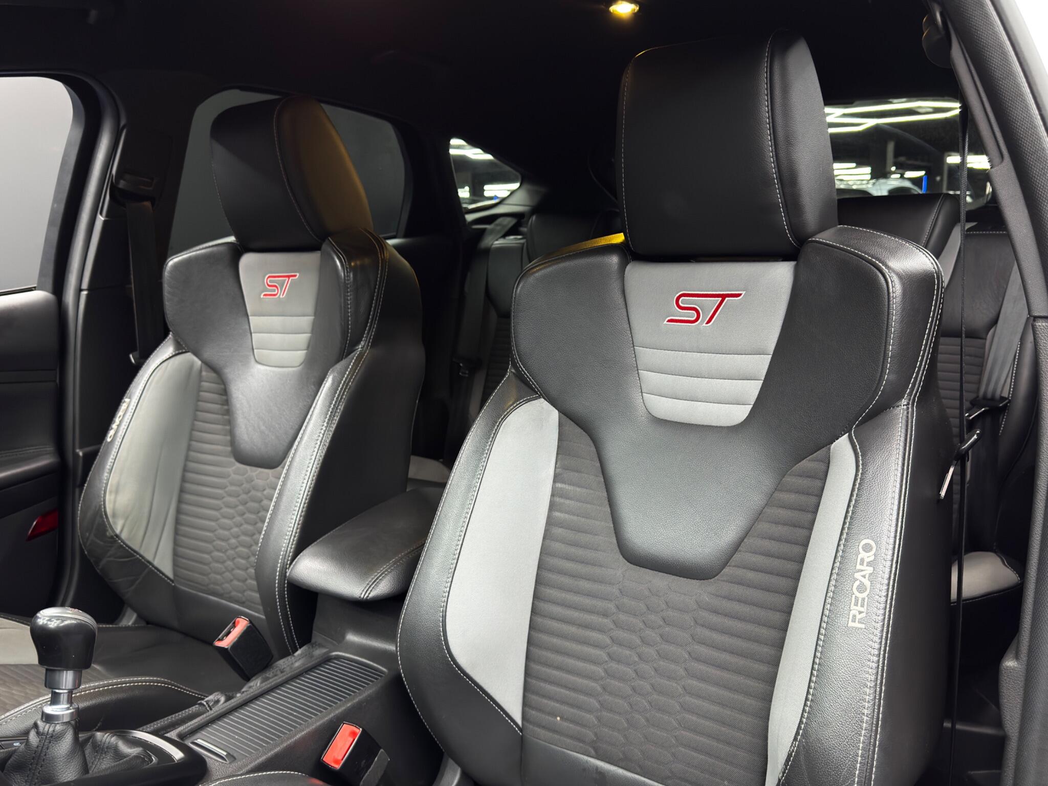 Ford Focus 2.0T EcoBoost ST-2 Euro 6 (s/s) 5dr 5dr Manual 2026