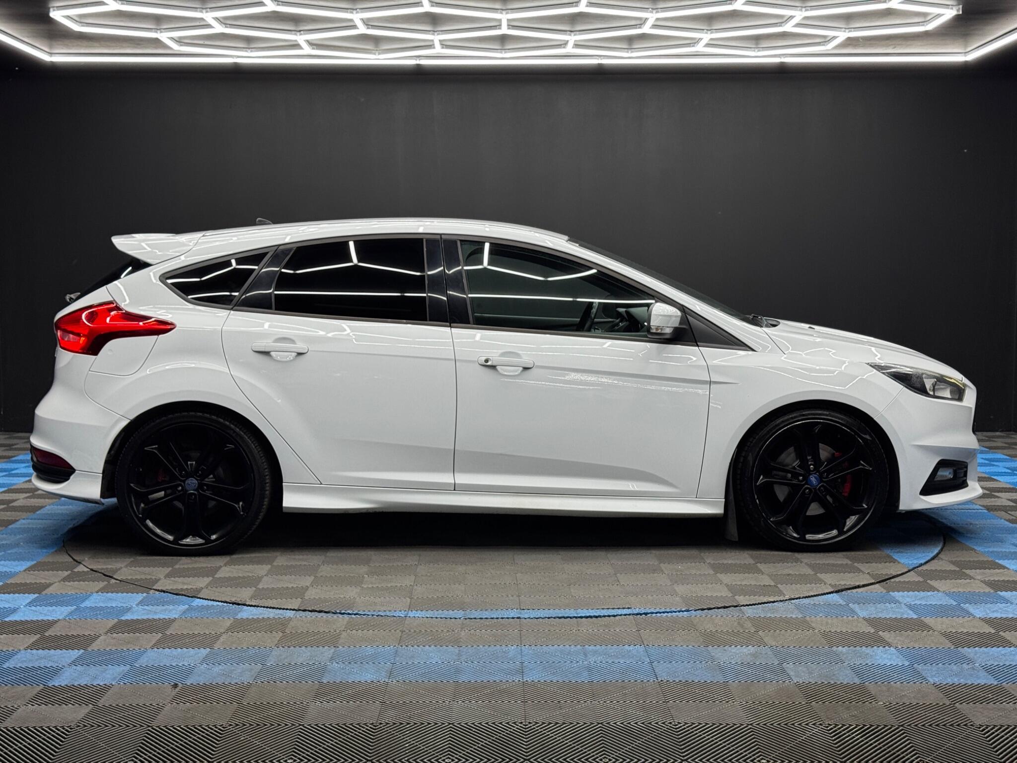 Ford Focus 2.0T EcoBoost ST-2 Euro 6 (s/s) 5dr 5dr Manual 2026