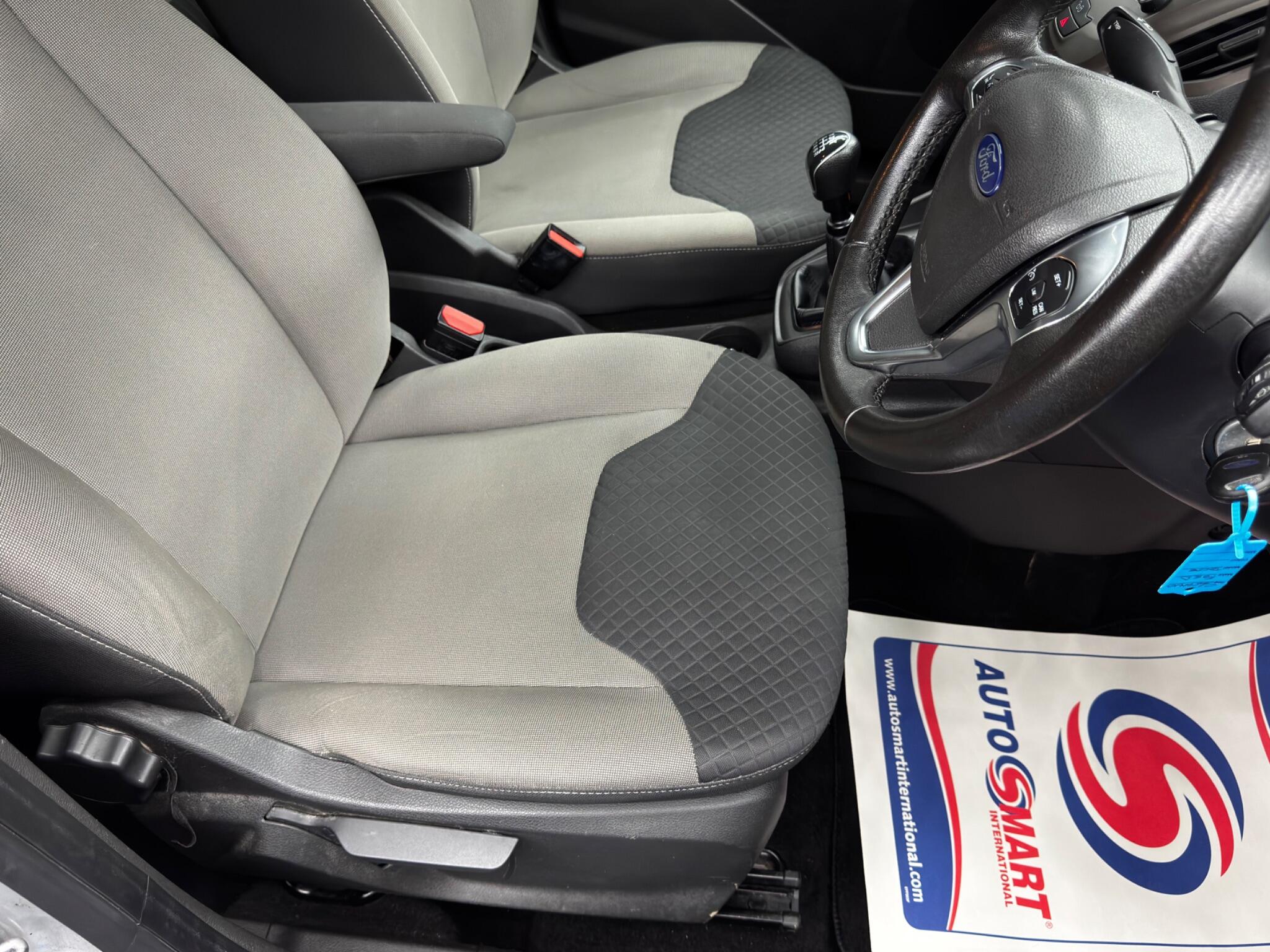 Ford Tourneo Courier 1.0 EcoBoost Zetec Euro 6 5dr 5dr Manual 2025