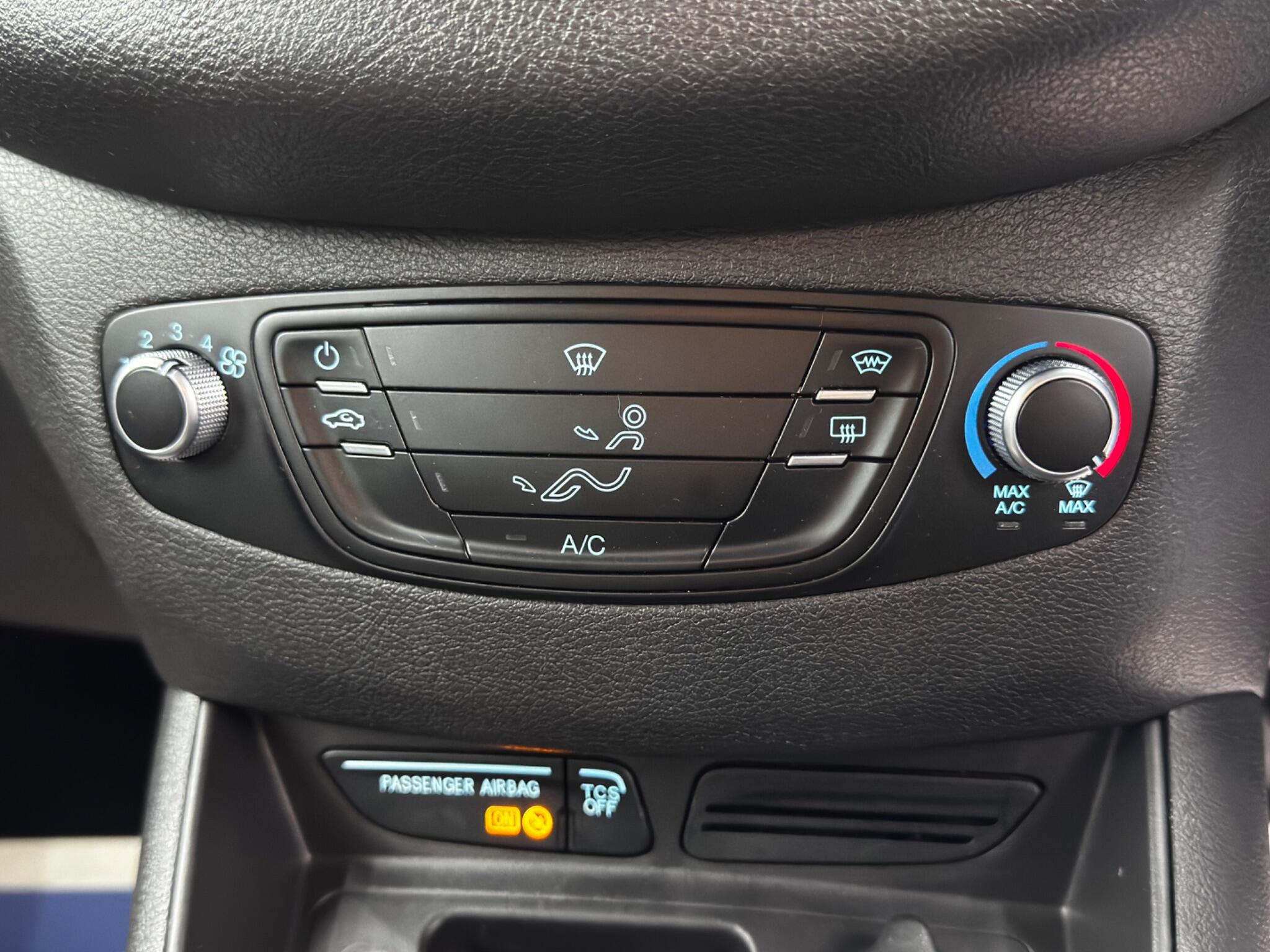 Ford Tourneo Courier 1.0 EcoBoost Zetec Euro 6 5dr 5dr Manual 2025