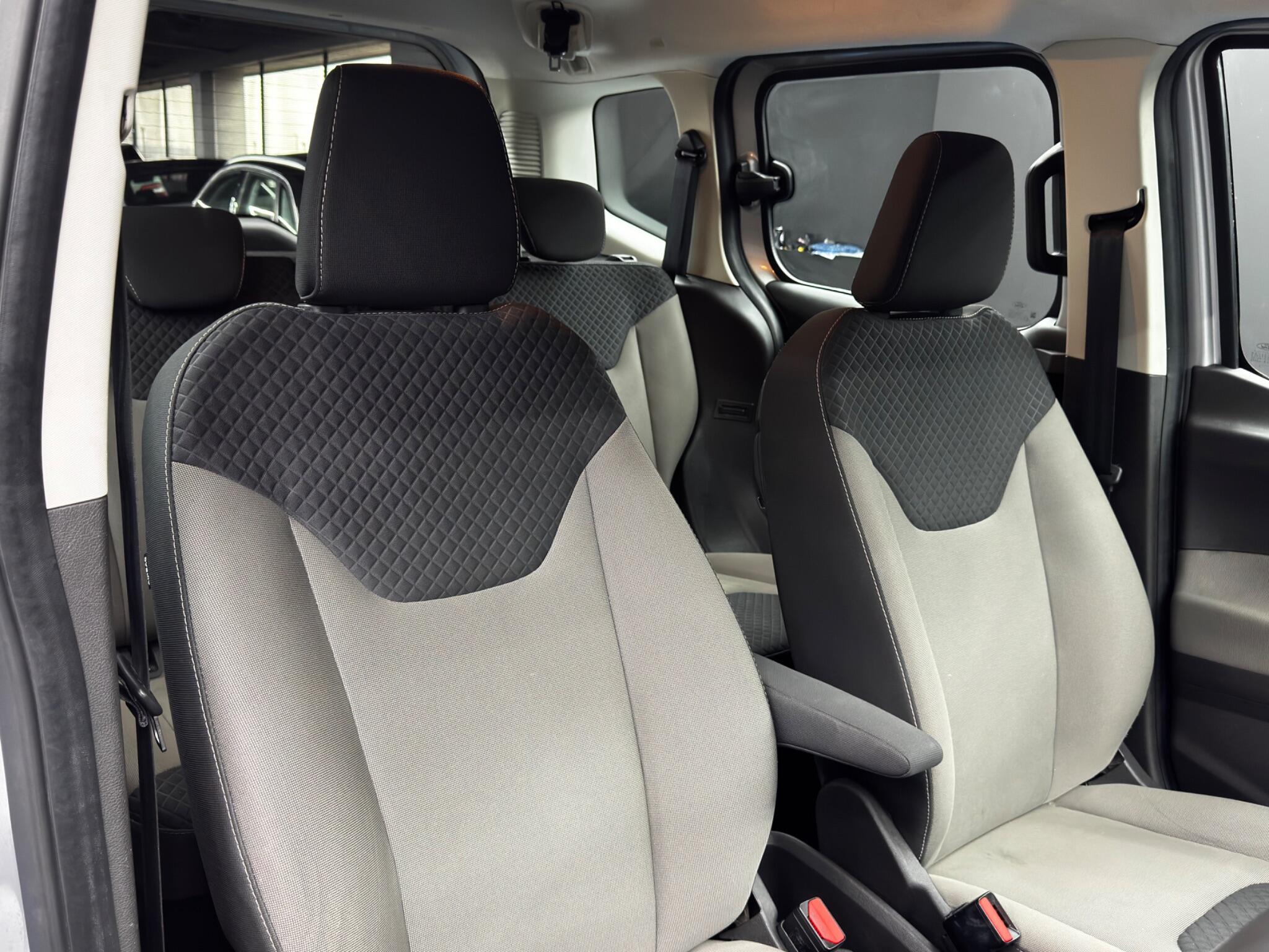 Ford Tourneo Courier 1.0 EcoBoost Zetec Euro 6 5dr 5dr Manual 2025