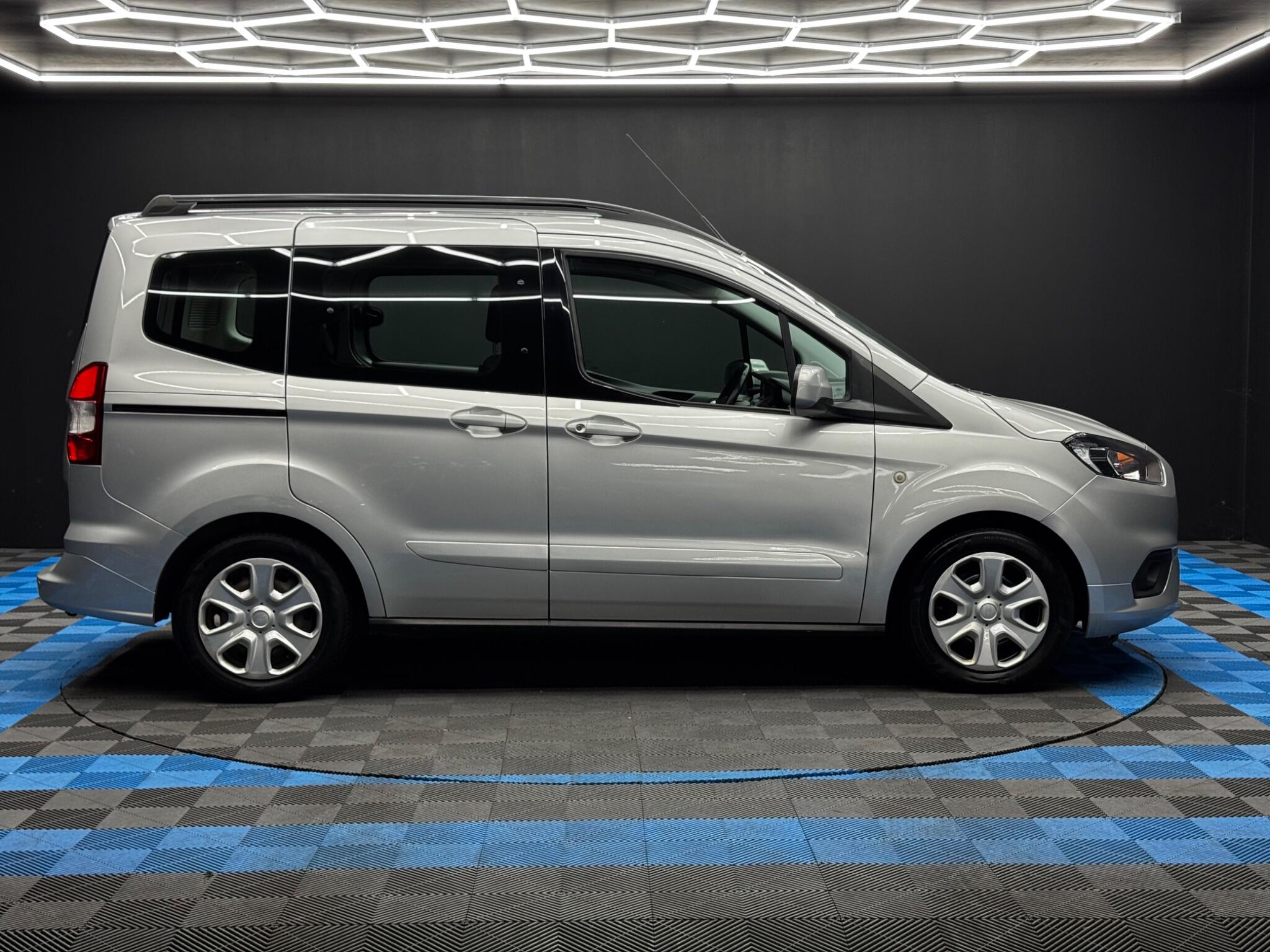 Ford Tourneo Courier 1.0 EcoBoost Zetec Euro 6 5dr 5dr Manual 2025