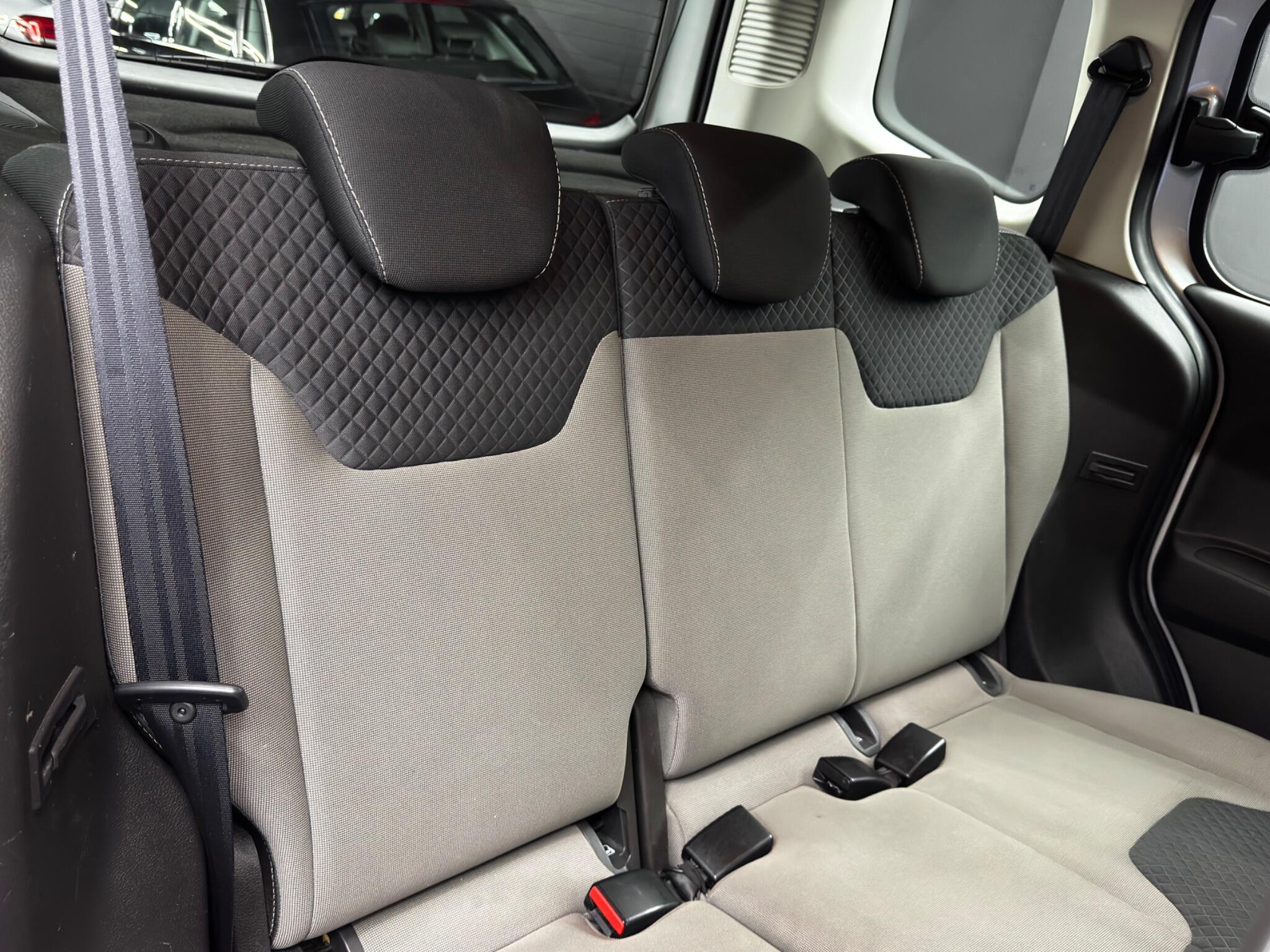 Ford Tourneo Courier 1.0 EcoBoost Zetec Euro 6 5dr 5dr Manual 2025