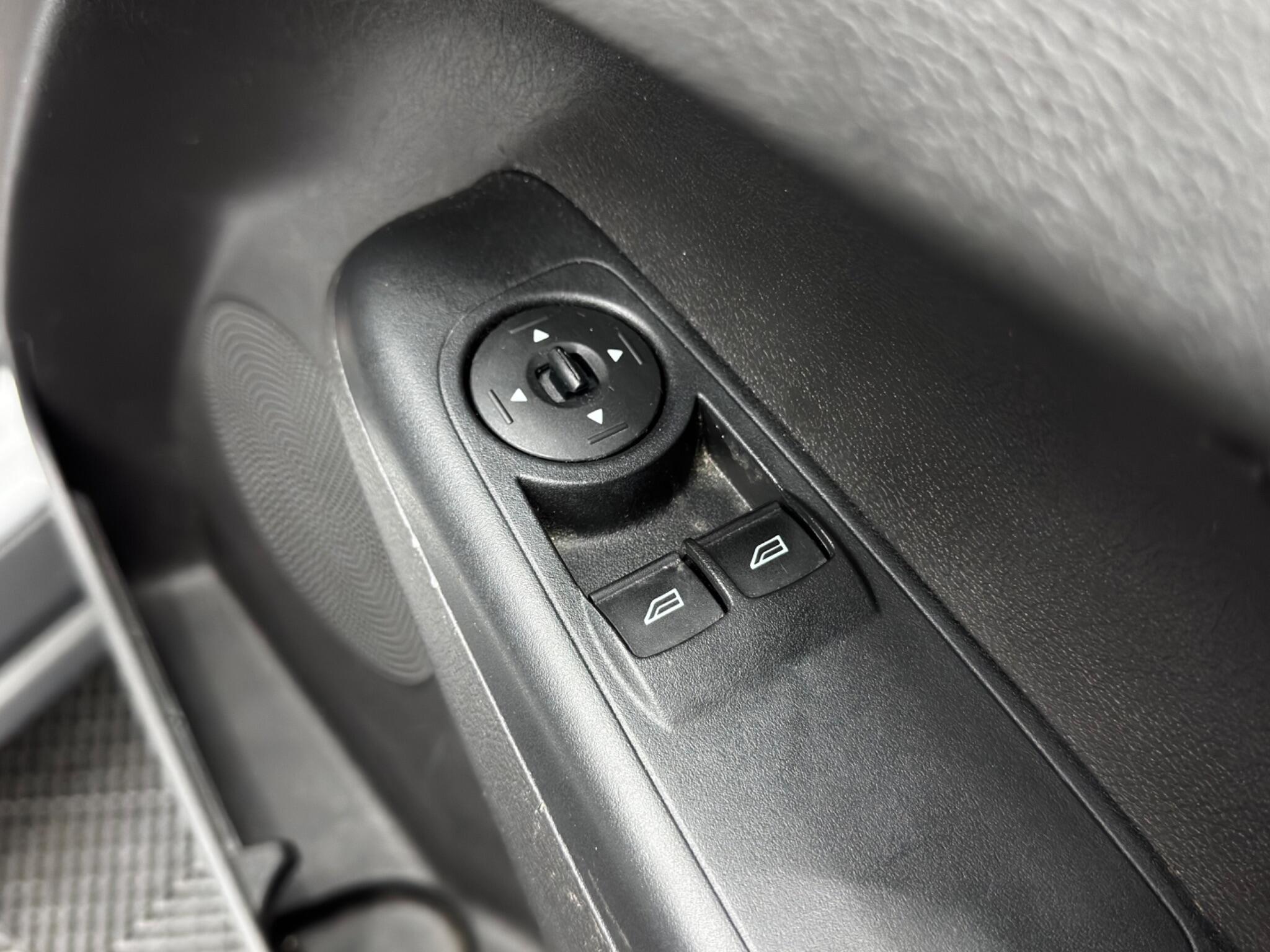 Ford Tourneo Courier 1.0 EcoBoost Zetec Euro 6 5dr 5dr Manual 2025