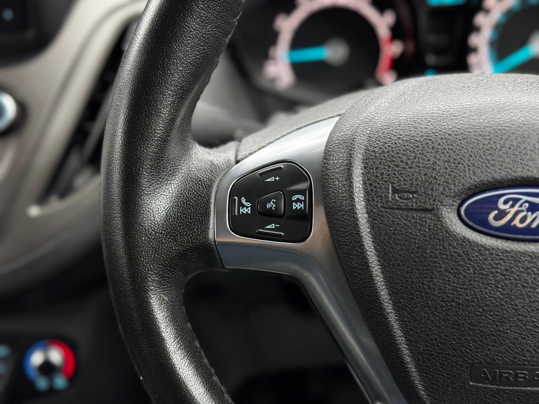 Ford Tourneo Courier 1.0 EcoBoost Zetec Euro 6 5dr 5dr Manual 2025