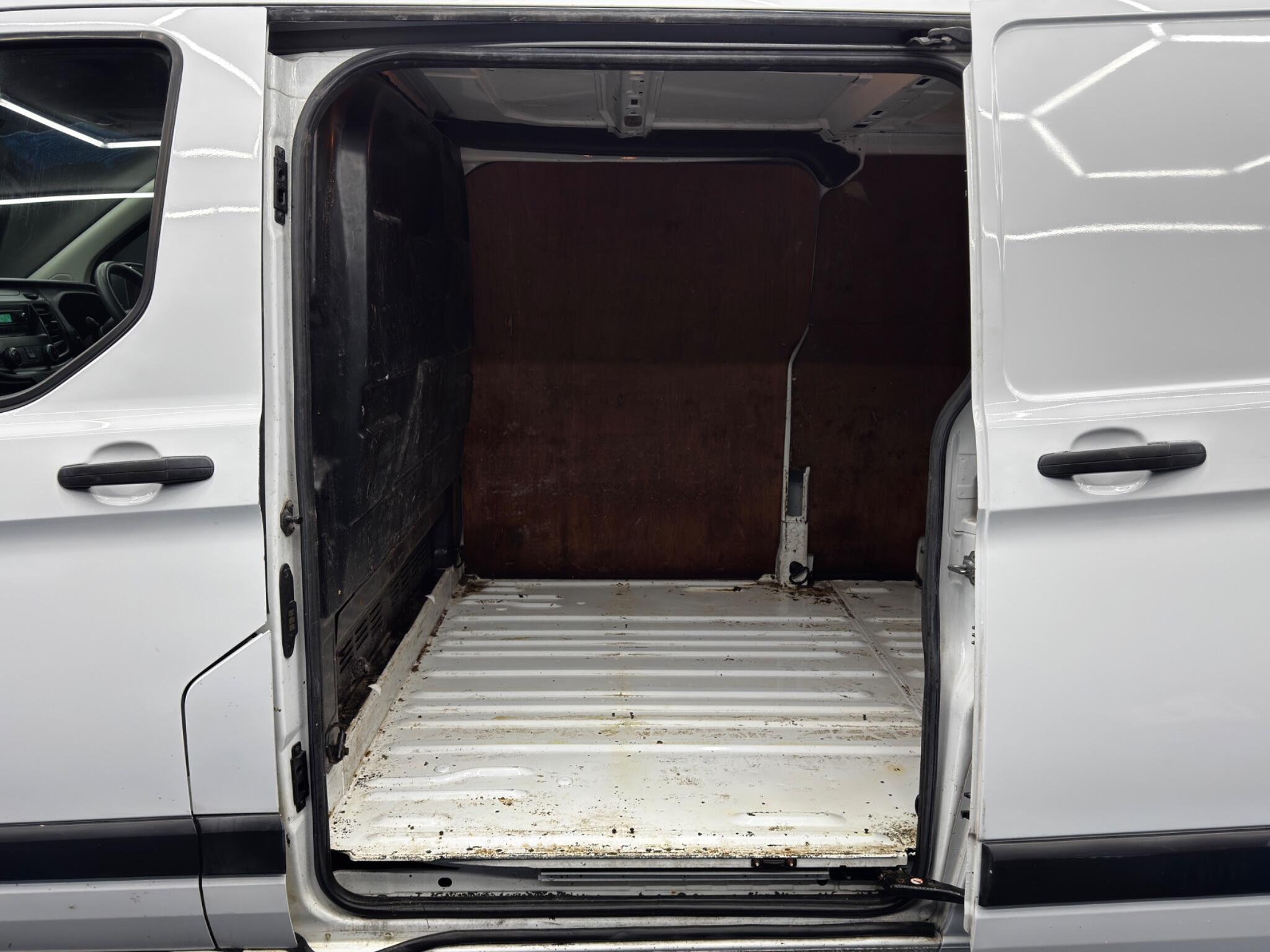 Ford Transit Custom 2.0 300 EcoBlue L2 H1 Euro 6 5dr 5dr Manual 2025