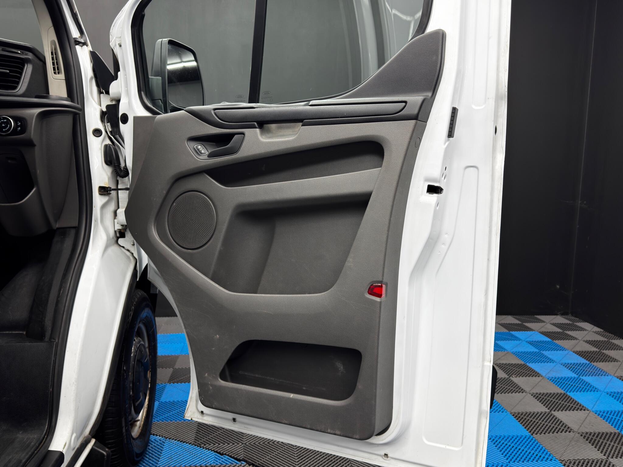 Ford Transit Custom 2.0 300 EcoBlue L2 H1 Euro 6 5dr 5dr Manual 2025