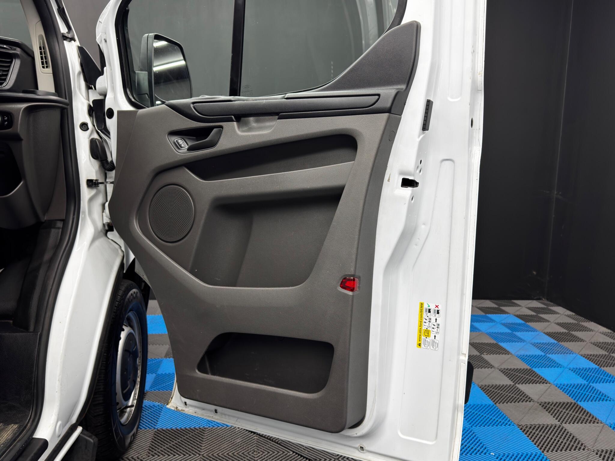 Ford Transit Custom 2.0 300 EcoBlue Leader L1 H1 Euro 6 (s/s) 5dr 5dr Manual 2025