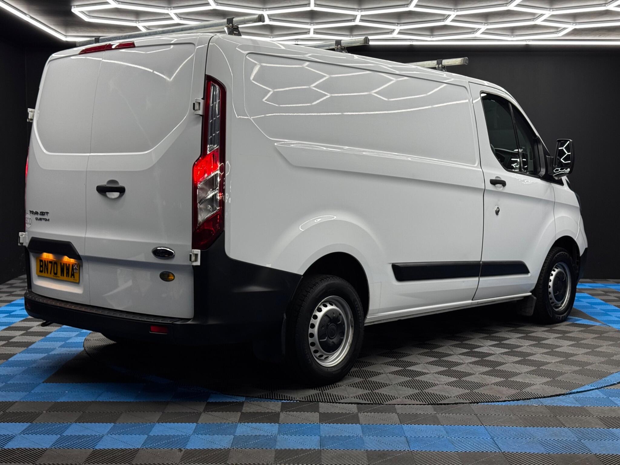 Ford Transit Custom 2.0 300 EcoBlue Leader L1 H1 Euro 6 (s/s) 5dr 5dr Manual 2025
