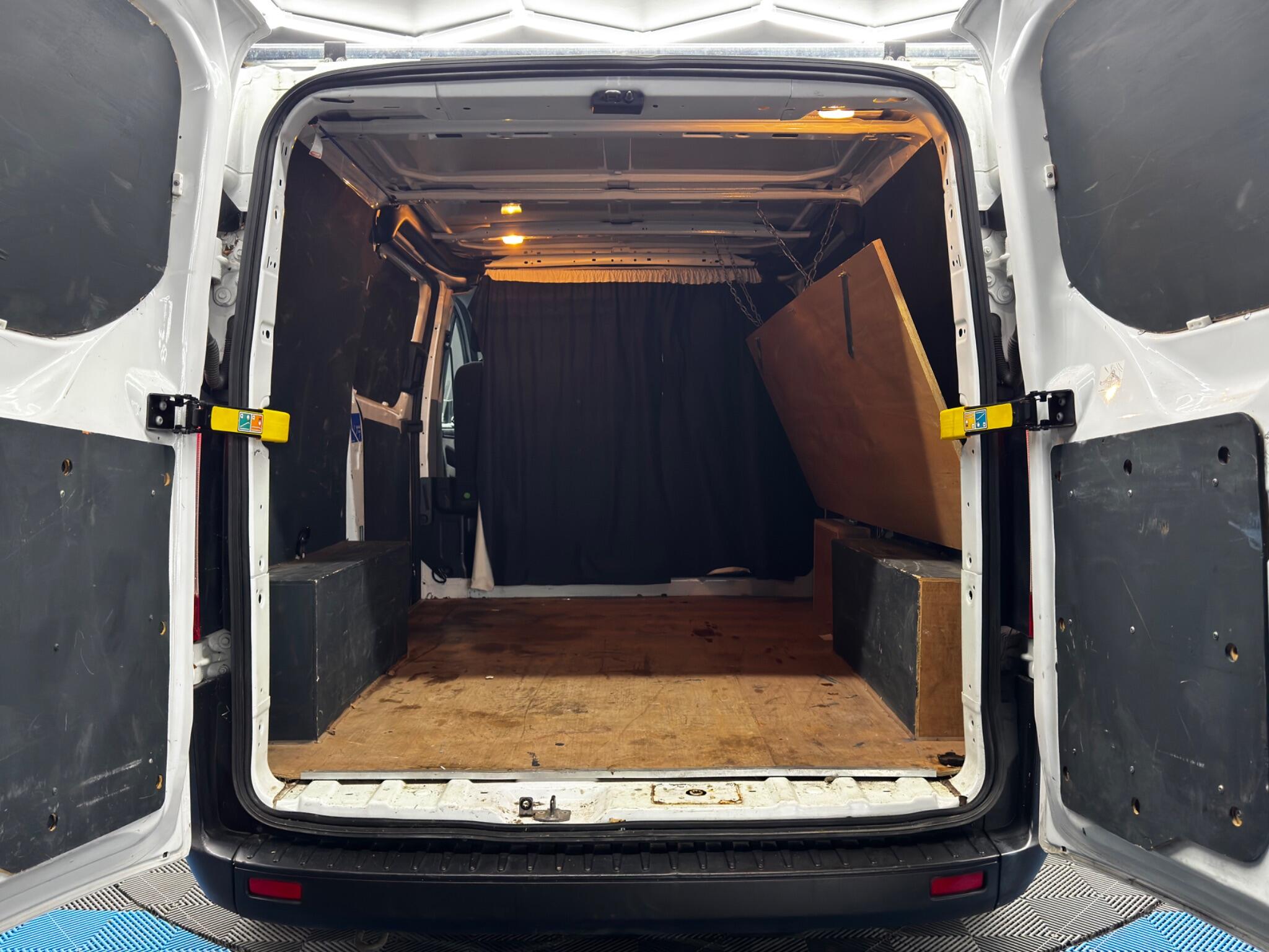 Ford Transit Custom 2.0 300 EcoBlue Leader L1 H1 Euro 6 (s/s) 5dr 5dr Manual 2025