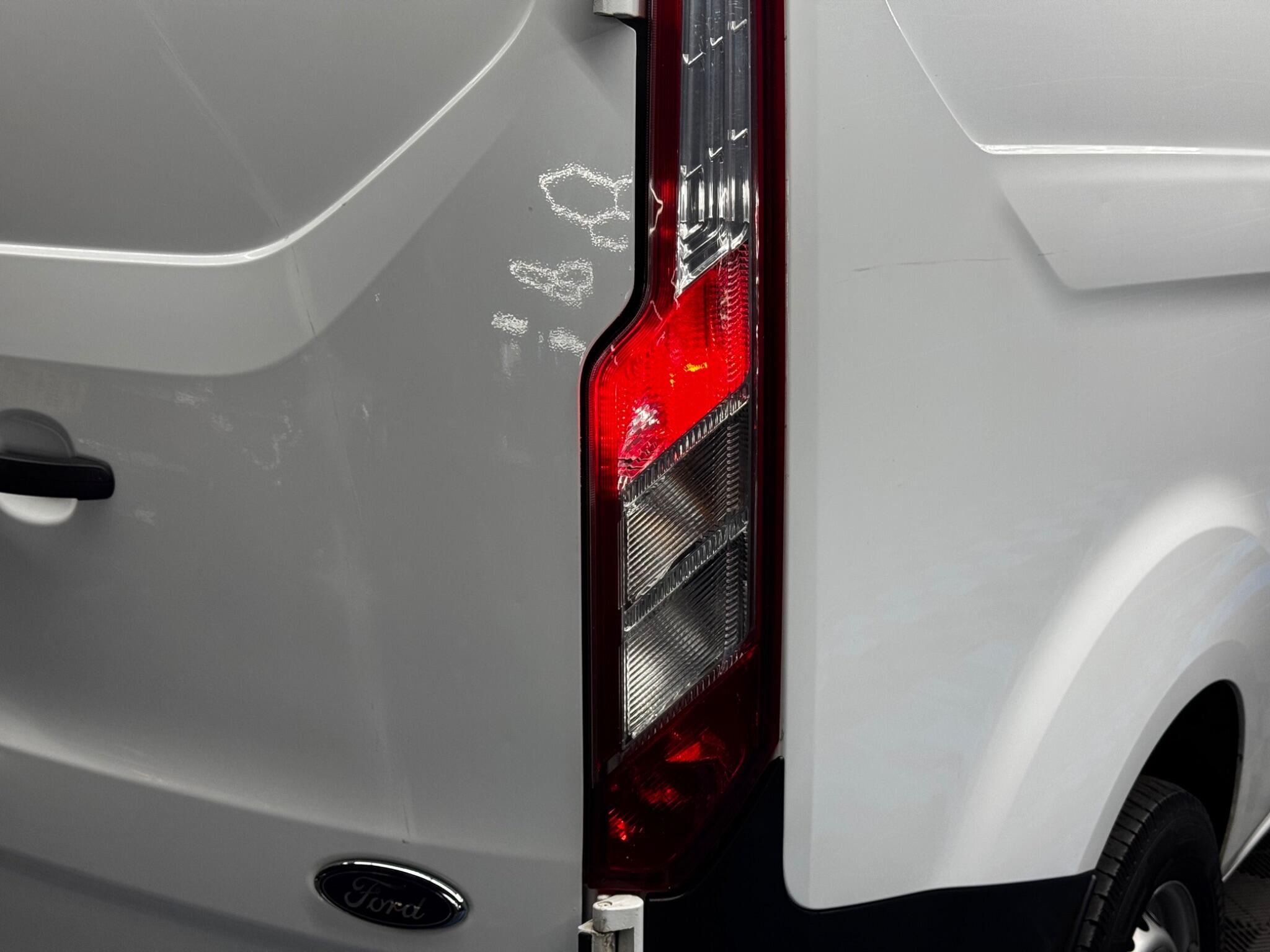 Ford Transit Custom 2.0 300 EcoBlue Leader L1 H1 Euro 6 (s/s) 5dr 5dr Manual 2025