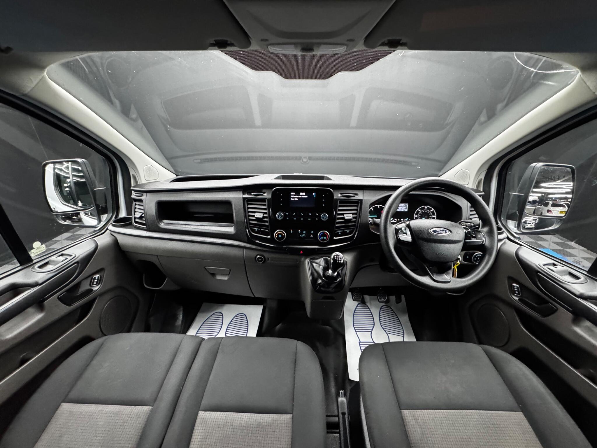 Ford Transit Custom 2.0 300 EcoBlue Leader L1 H1 Euro 6 (s/s) 5dr 5dr Manual 2025