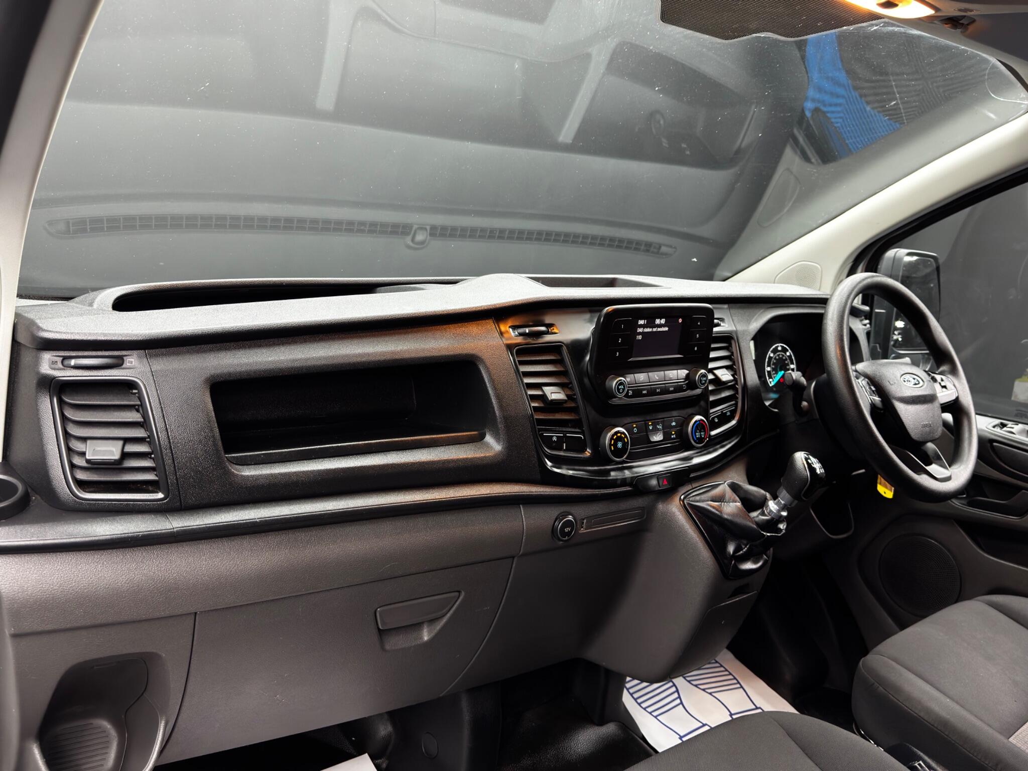 Ford Transit Custom 2.0 300 EcoBlue Leader L1 H1 Euro 6 (s/s) 5dr 5dr Manual 2025