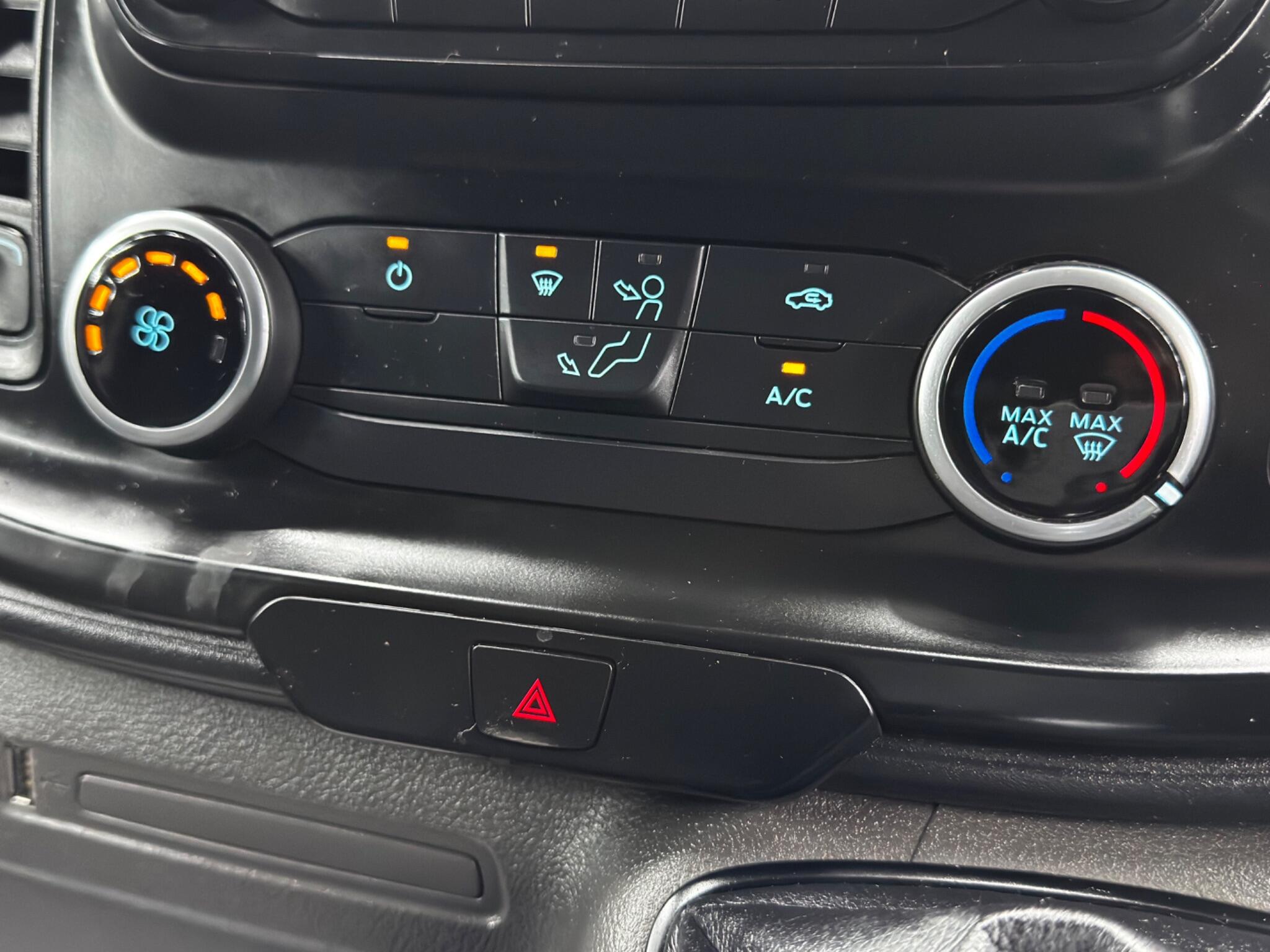 Ford Transit Custom 2.0 300 EcoBlue Leader L1 H1 Euro 6 (s/s) 5dr 5dr Manual 2025