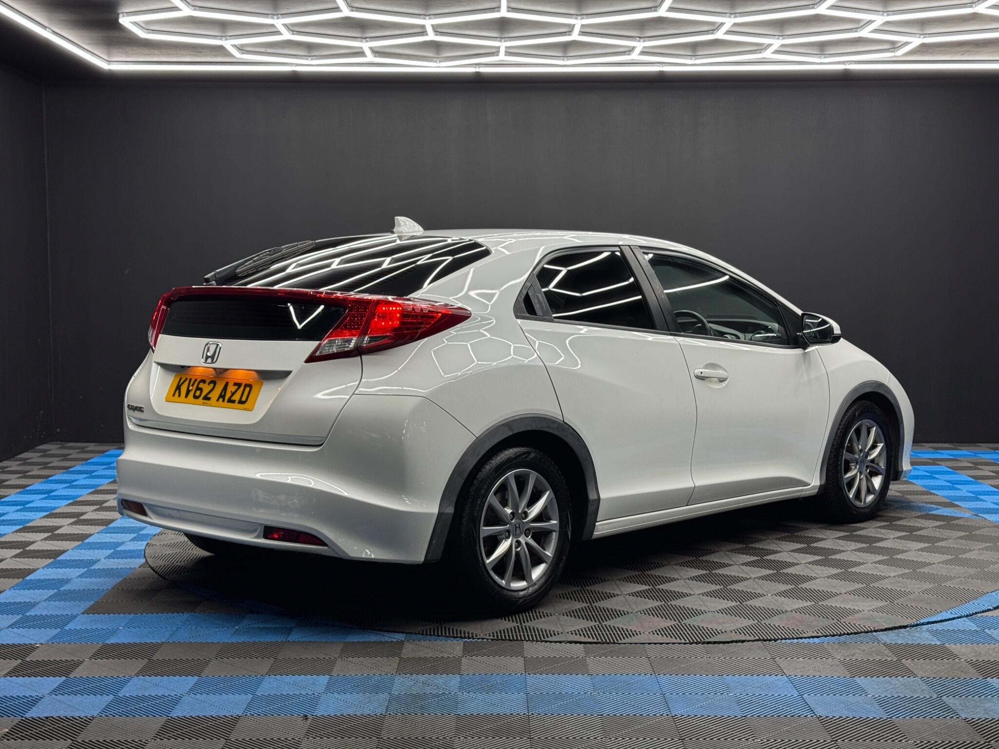 Honda Civic 1.8 i-VTEC ES-T Euro 5 (s/s) 5dr 5dr Manual 2026