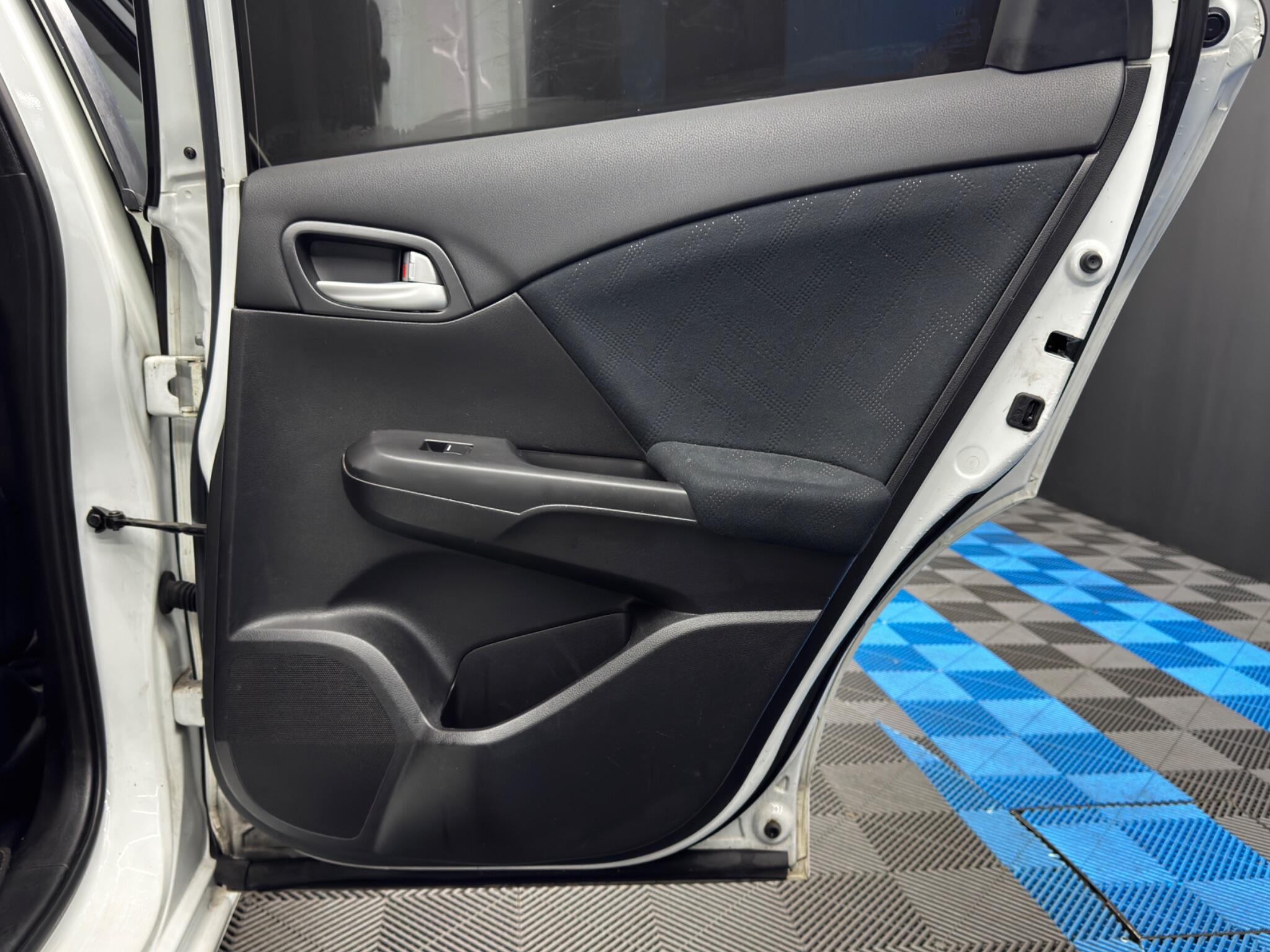 Honda Civic 1.8 i-VTEC ES-T Euro 5 (s/s) 5dr 5dr Manual 2026