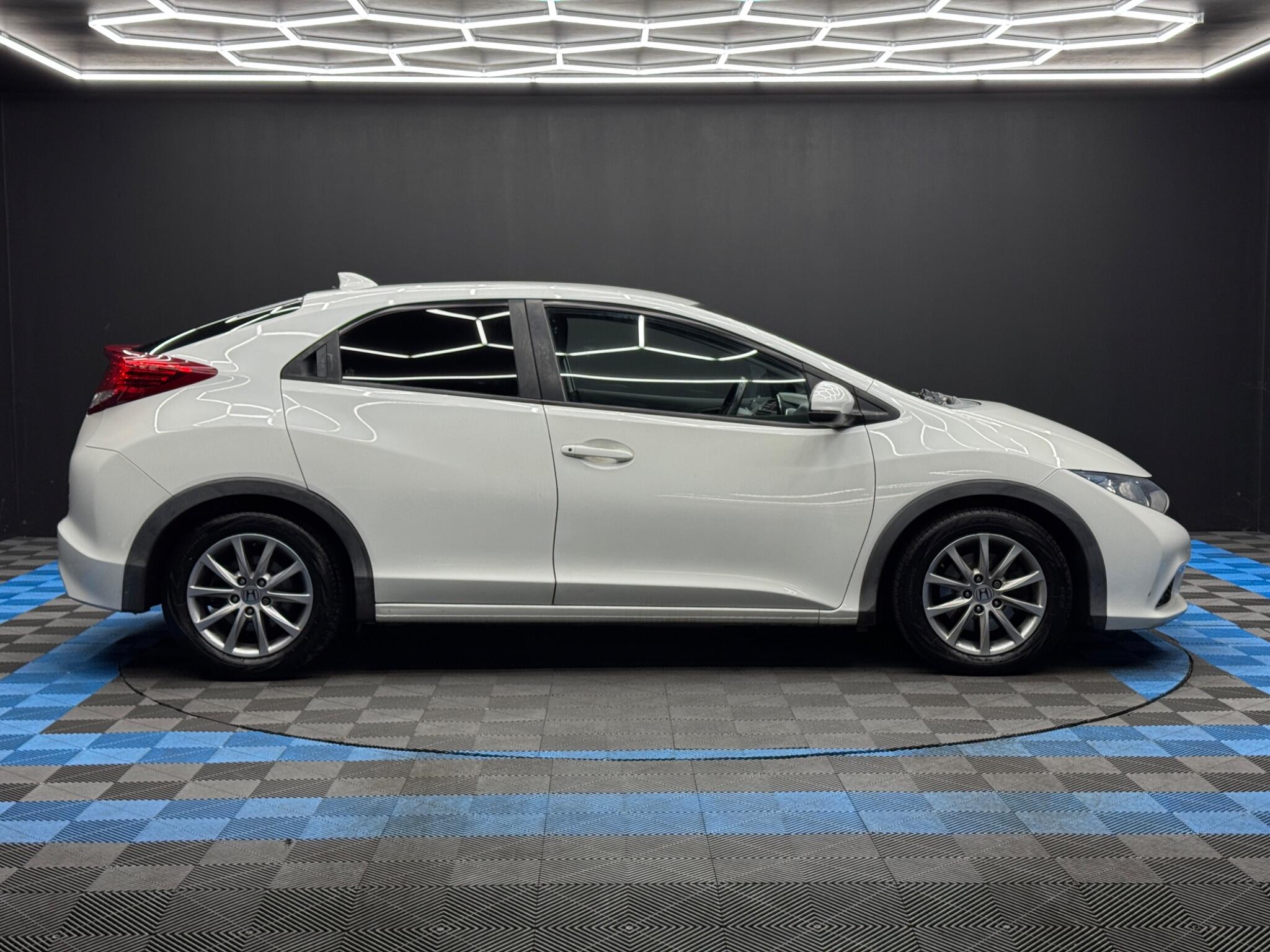 Honda Civic 1.8 i-VTEC ES-T Euro 5 (s/s) 5dr 5dr Manual 2026