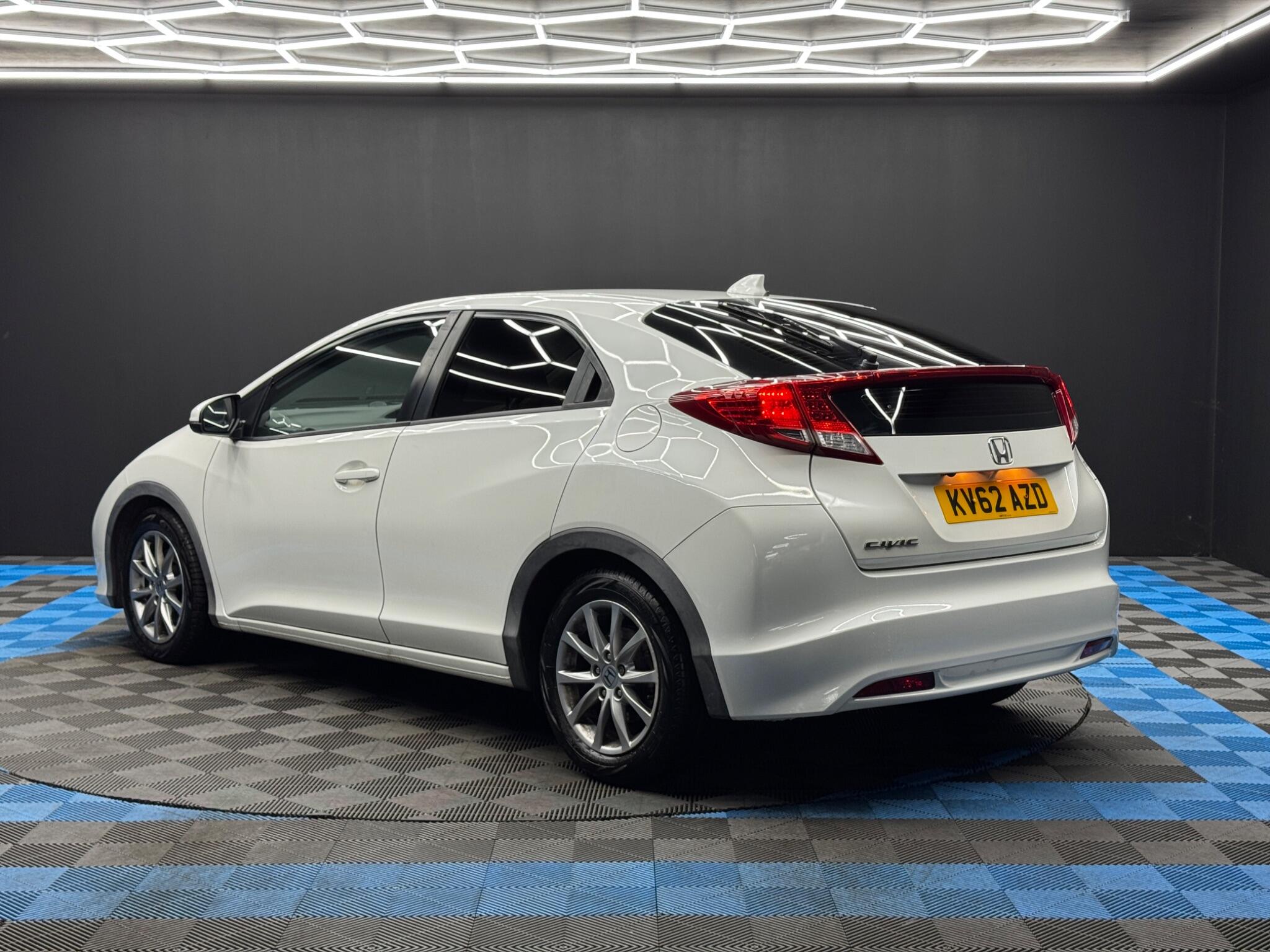 Honda Civic 1.8 i-VTEC ES-T Euro 5 (s/s) 5dr 5dr Manual 2026