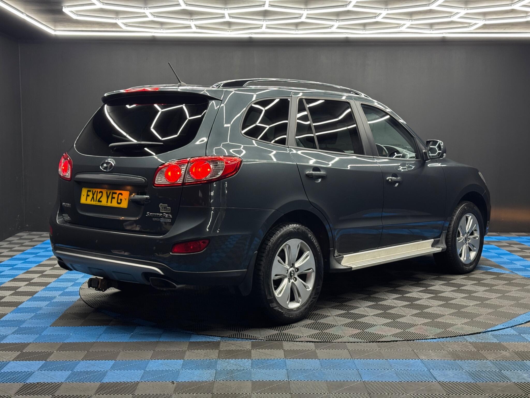 Hyundai Santa Fe 2.2 CRDi Premium Auto 4WD Euro 5 5dr (5 seat) 5dr Automatic 2026