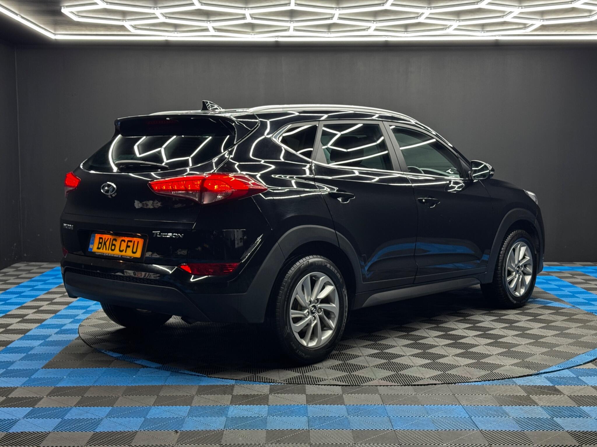 Hyundai Tucson 1.7 CRDi Blue Drive Premium Euro 6 (s/s) 5dr 5dr Manual 2025