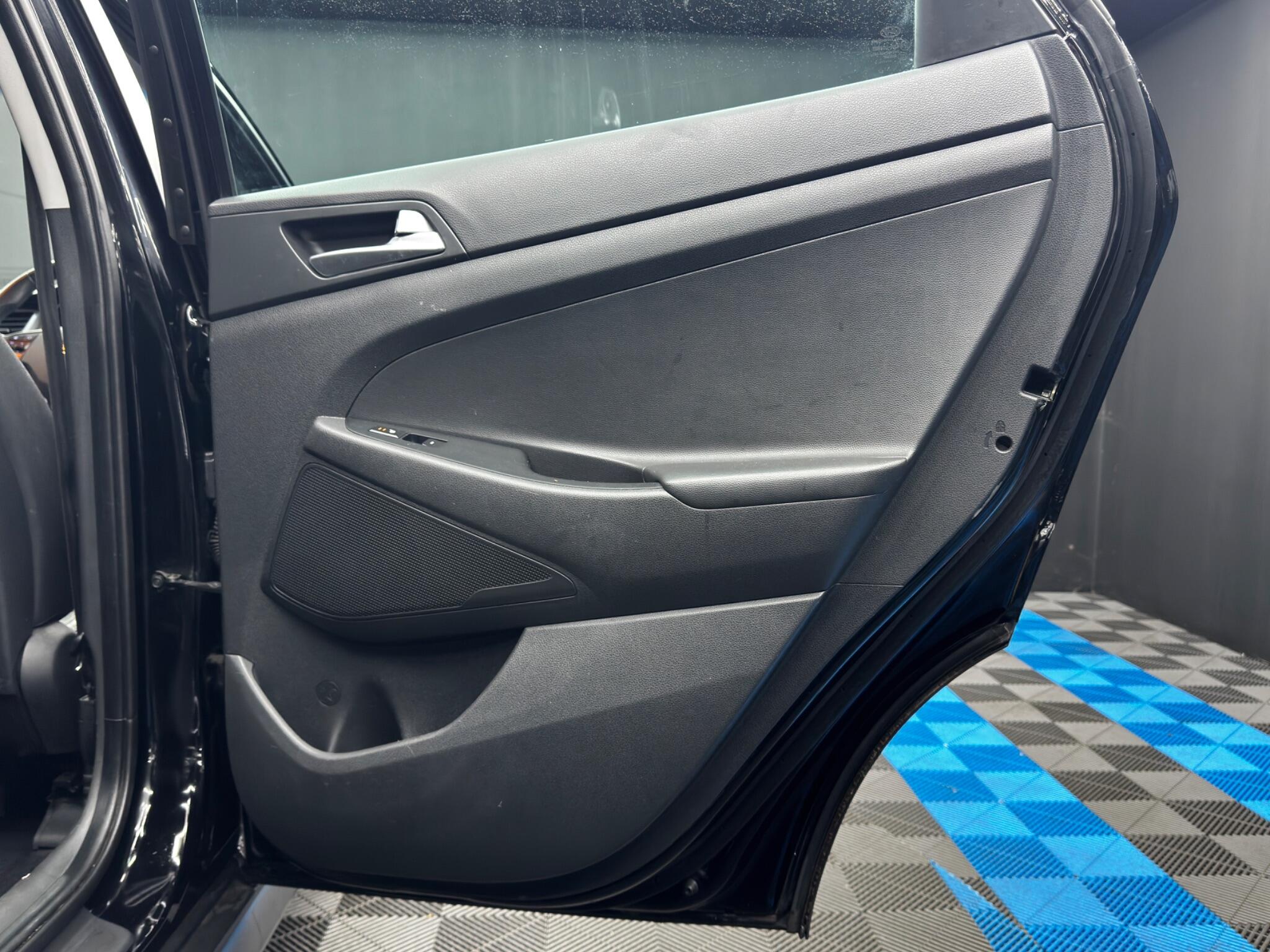 Hyundai Tucson 1.7 CRDi Blue Drive Premium Euro 6 (s/s) 5dr 5dr Manual 2025