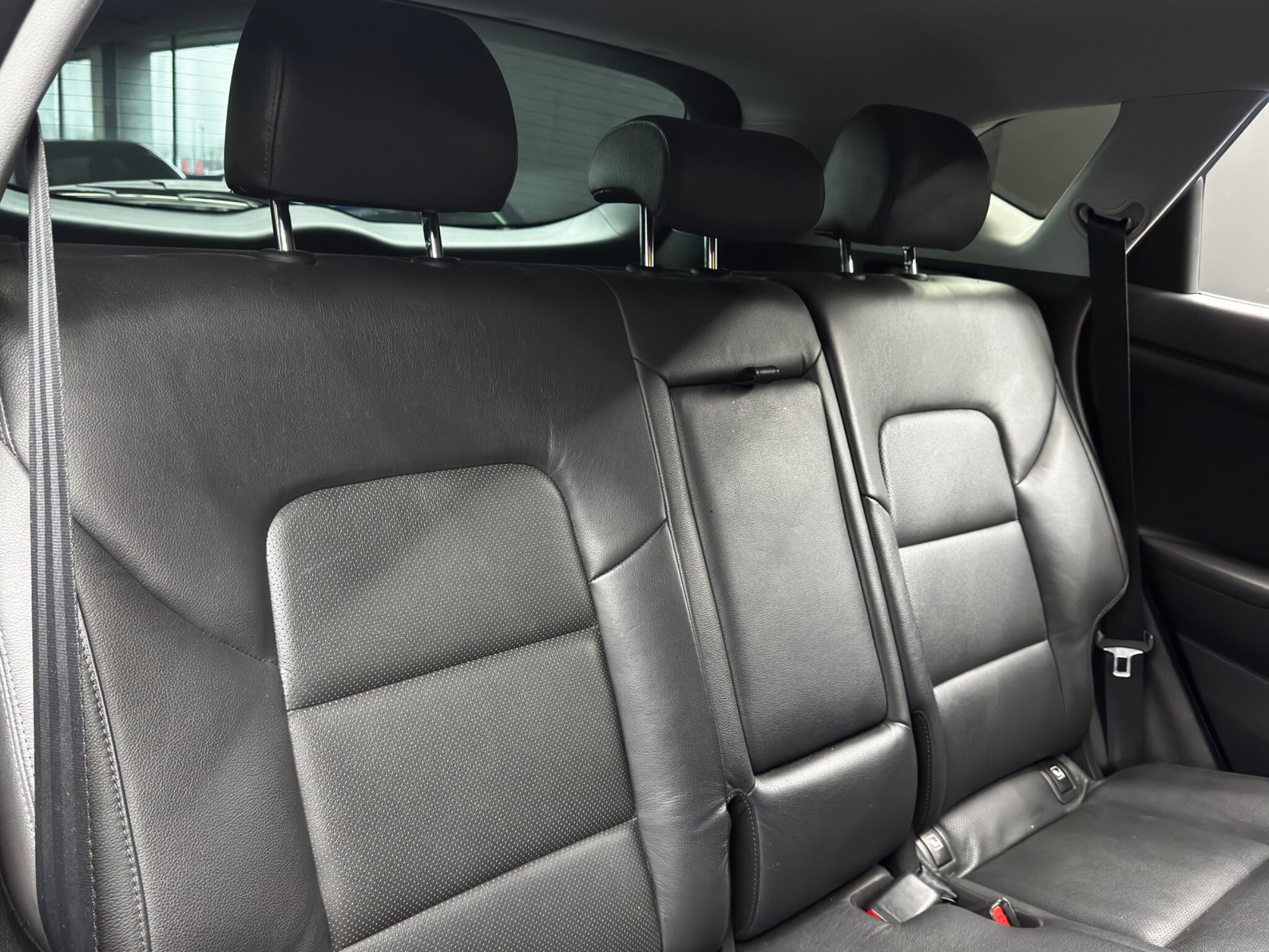 Hyundai Tucson 1.7 CRDi Blue Drive Premium Euro 6 (s/s) 5dr 5dr Manual 2025