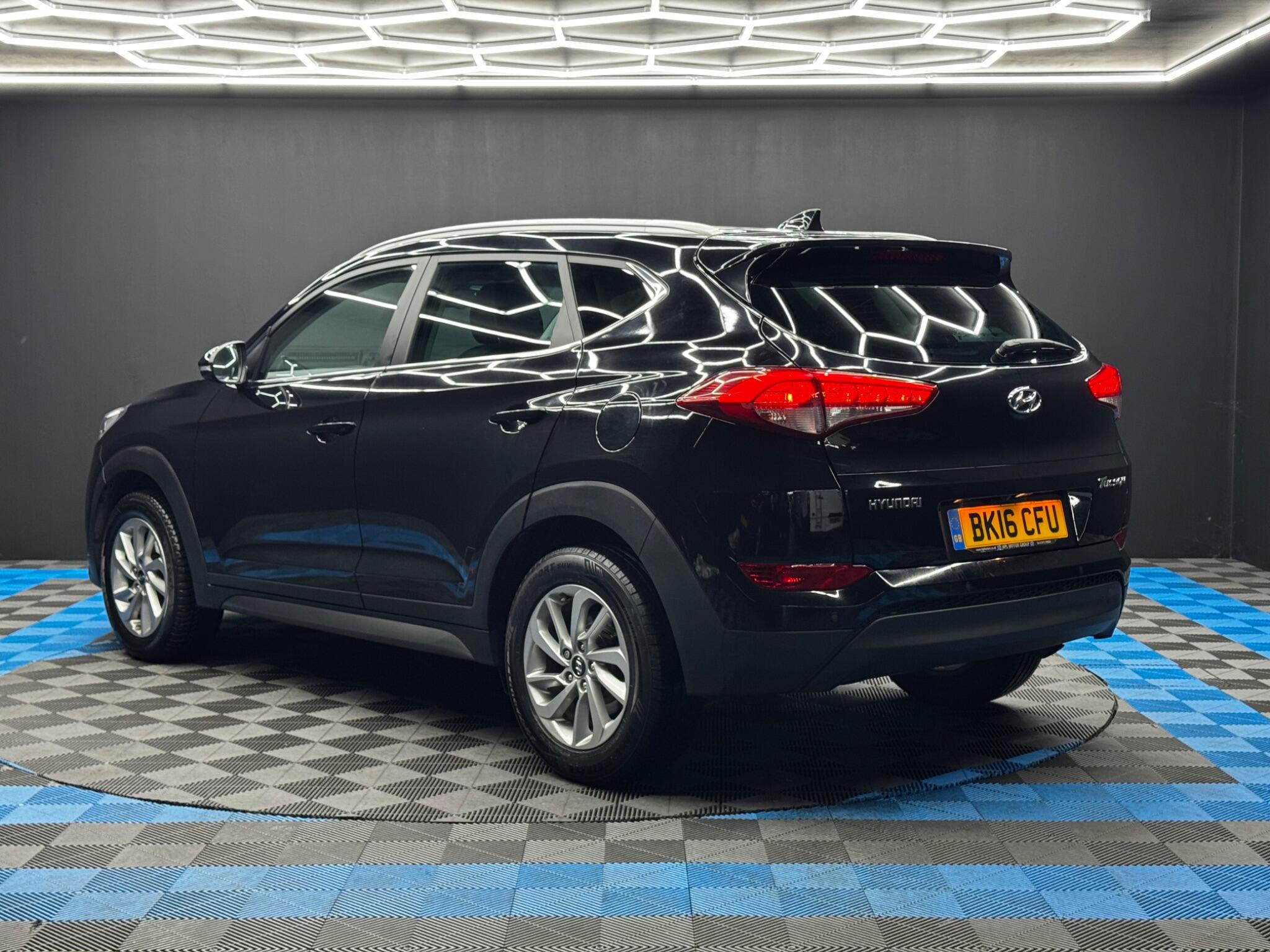Hyundai Tucson 1.7 CRDi Blue Drive Premium Euro 6 (s/s) 5dr 5dr Manual 2025