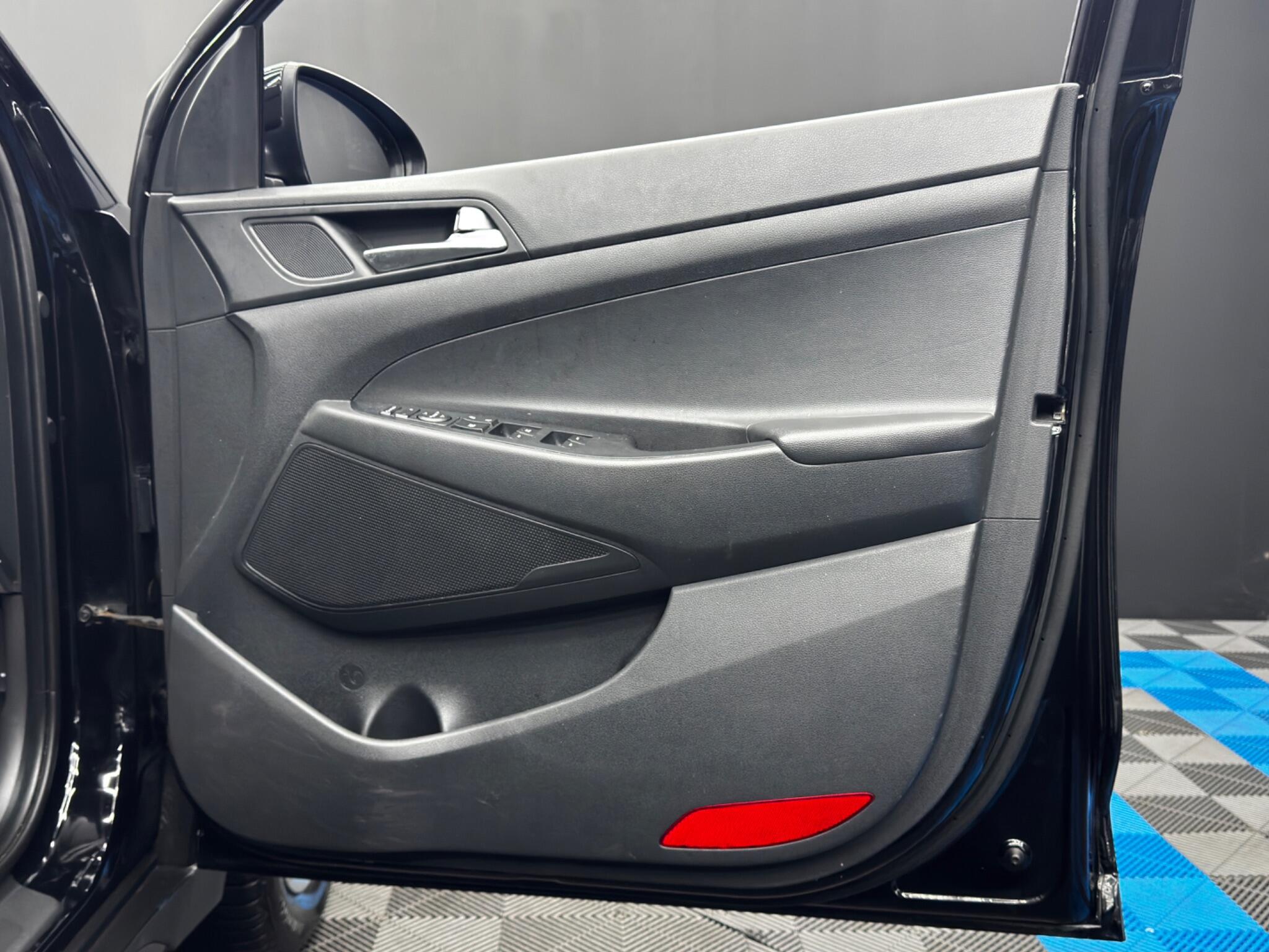 Hyundai Tucson 1.7 CRDi Blue Drive Premium Euro 6 (s/s) 5dr 5dr Manual 2025