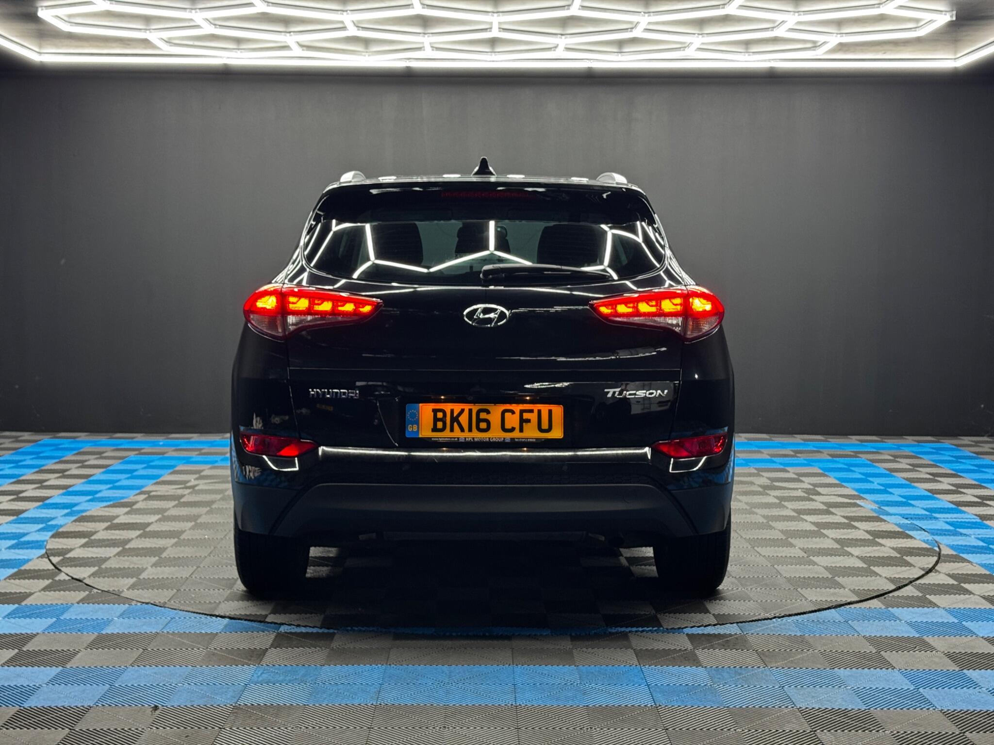 Hyundai Tucson 1.7 CRDi Blue Drive Premium Euro 6 (s/s) 5dr 5dr Manual 2025