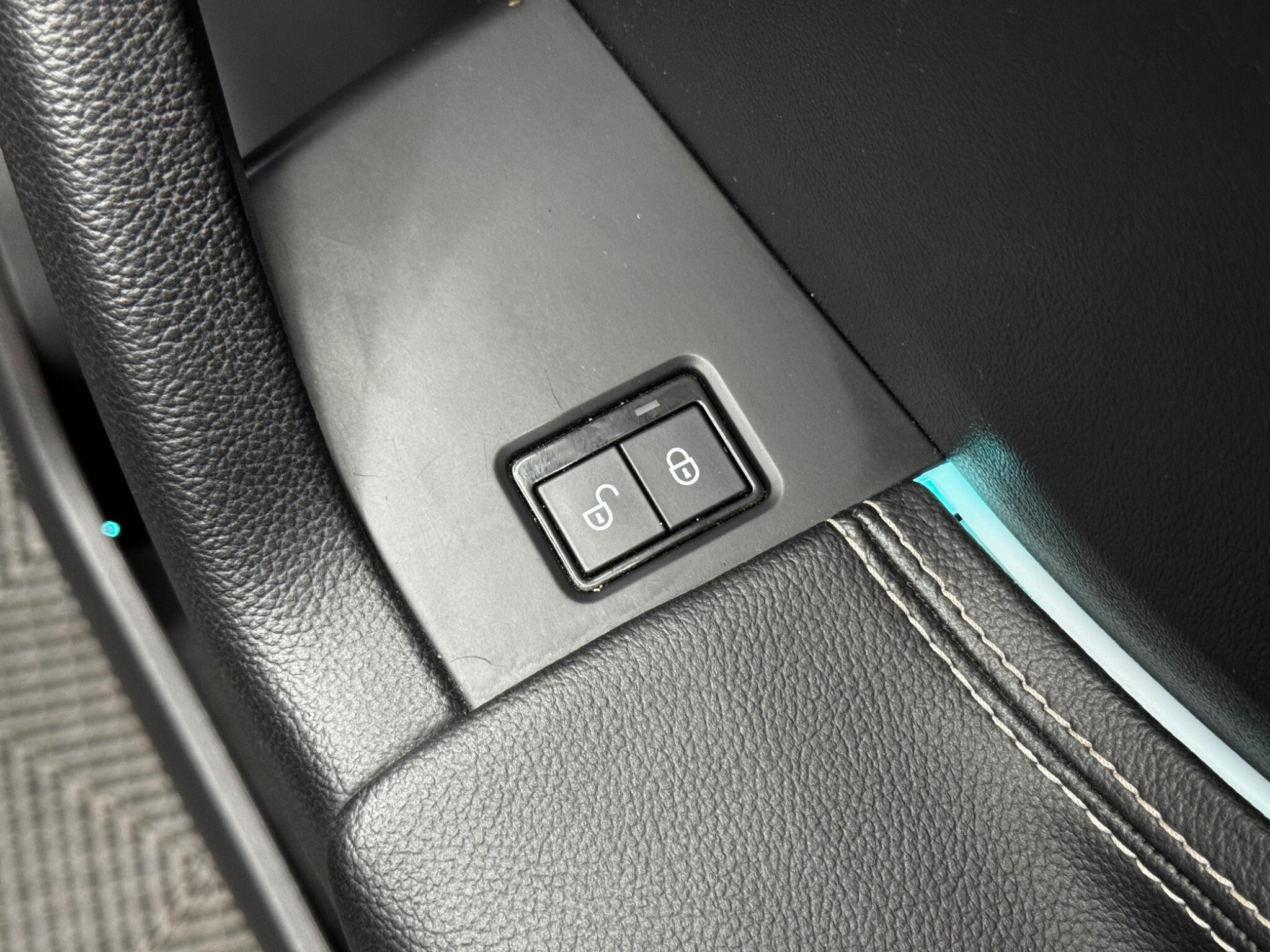 Jaguar F-PACE 2.0 D180 R-Sport AWD Euro 6 (s/s) 5dr 5dr Manual 2025