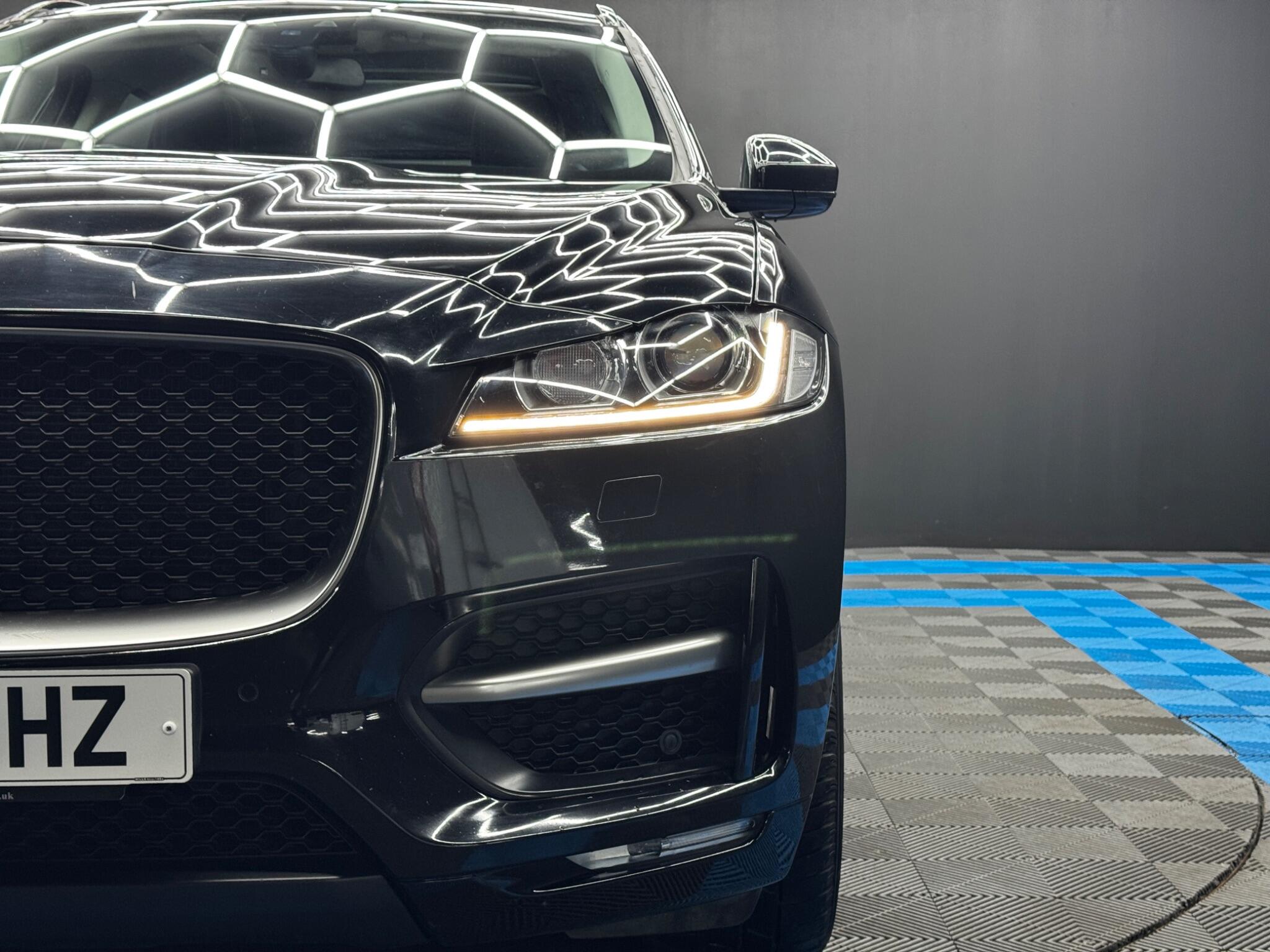 Jaguar F-PACE 2.0 D180 R-Sport AWD Euro 6 (s/s) 5dr 5dr Manual 2025