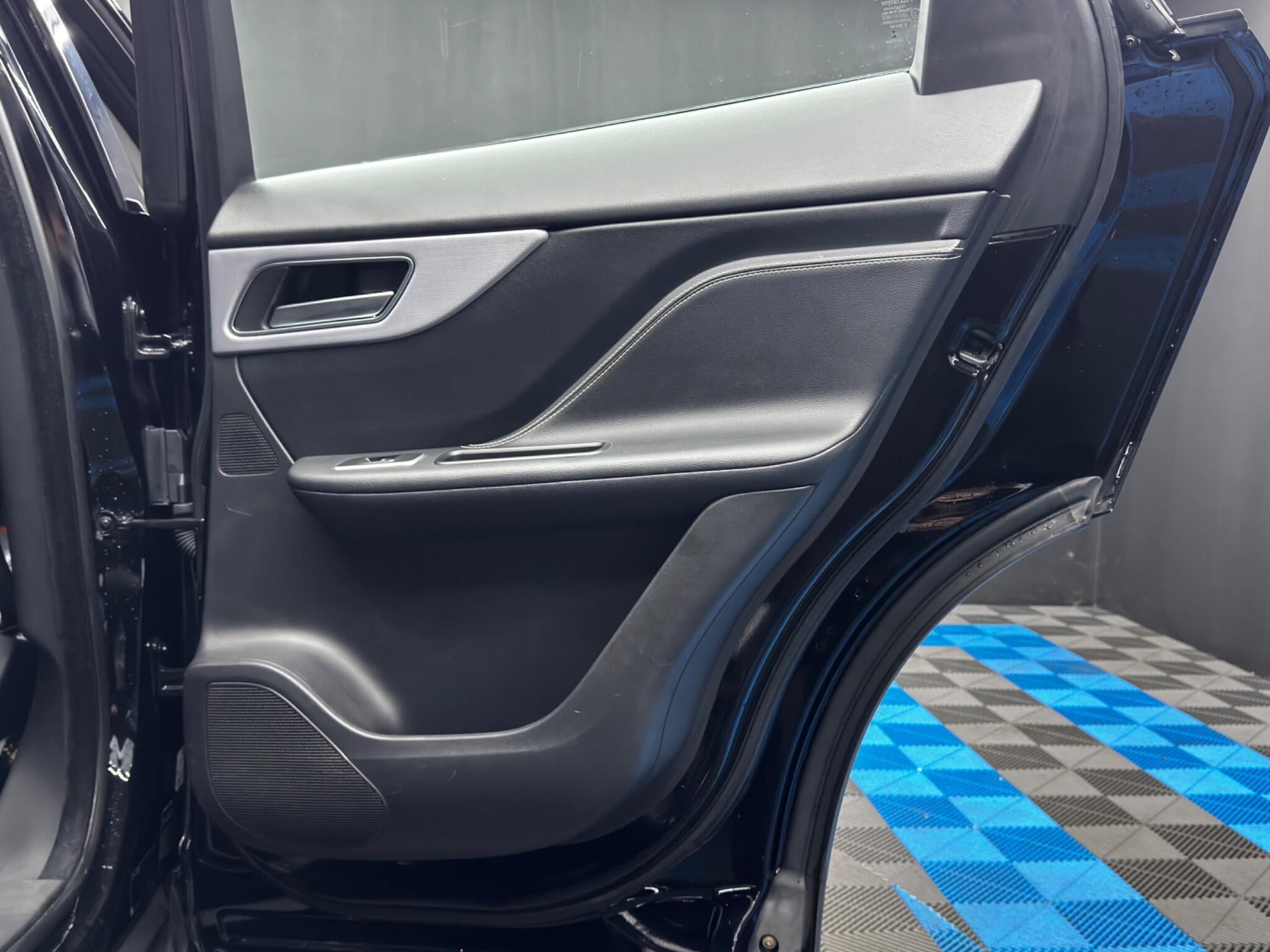 Jaguar F-PACE 2.0 D180 R-Sport AWD Euro 6 (s/s) 5dr 5dr Manual 2025