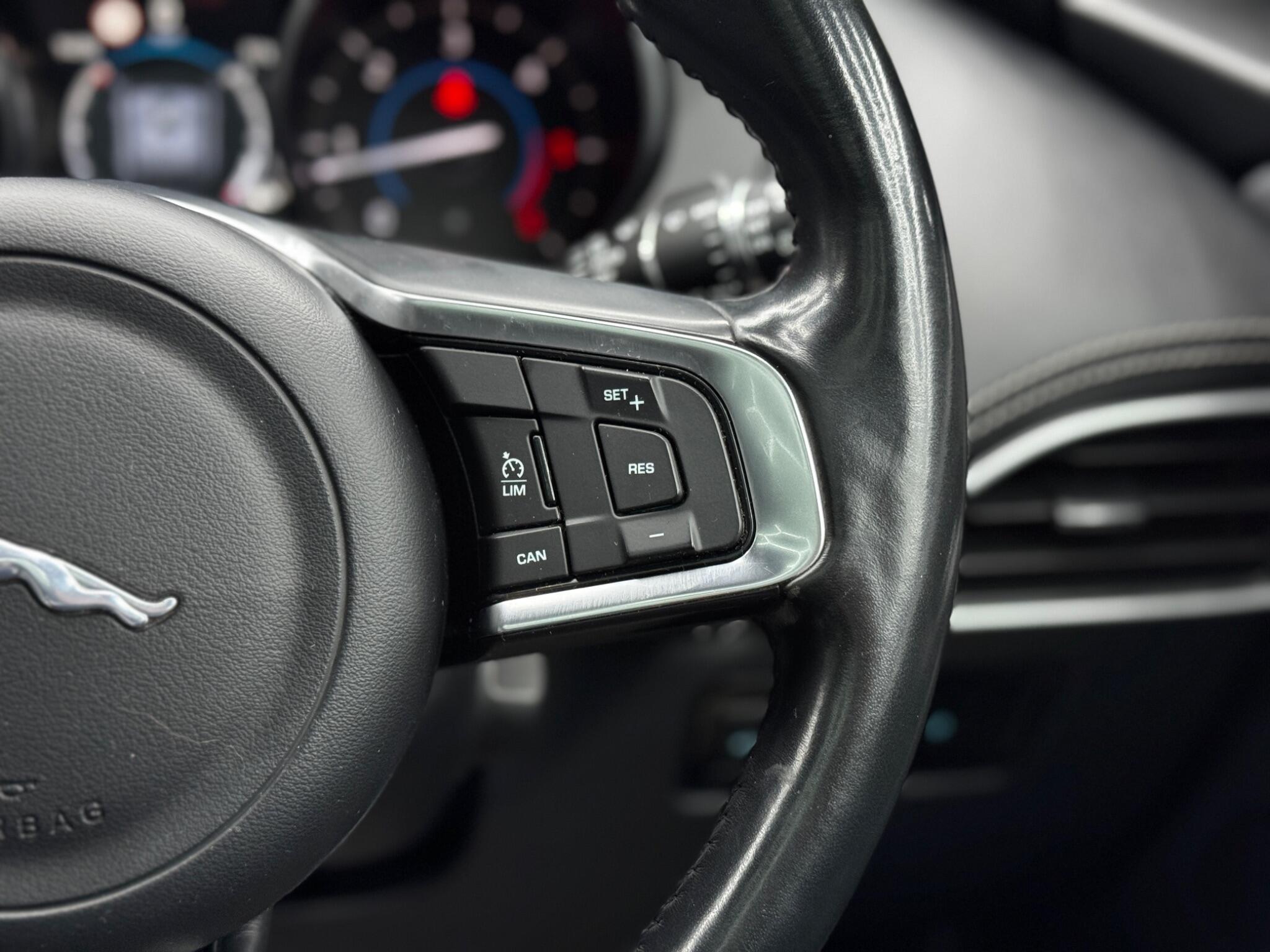 Jaguar F-PACE 2.0 D180 R-Sport AWD Euro 6 (s/s) 5dr 5dr Manual 2025