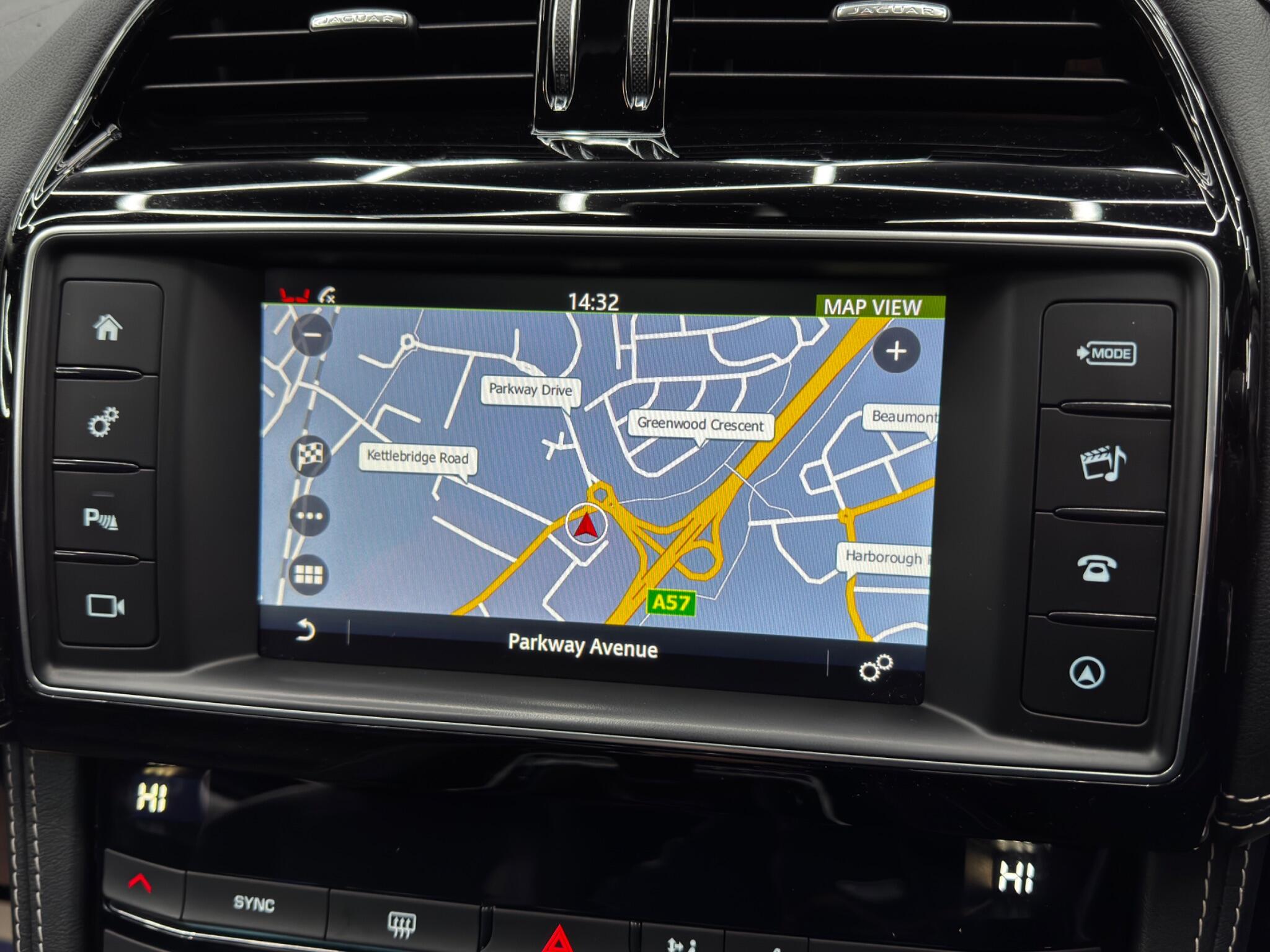 Jaguar F-PACE 2.0 D180 R-Sport AWD Euro 6 (s/s) 5dr 5dr Manual 2025