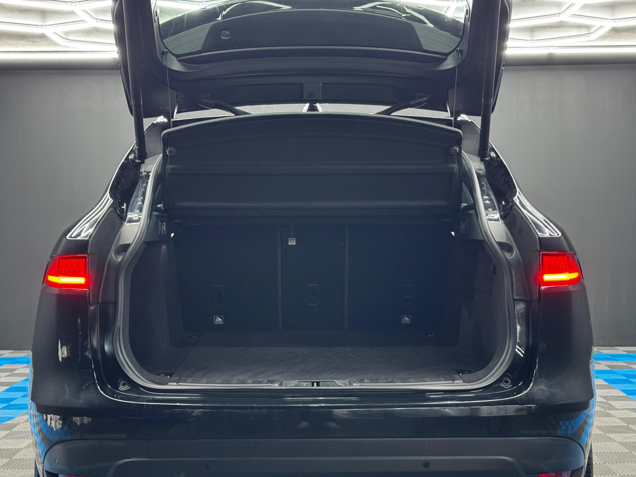 Jaguar F-PACE 2.0 D180 R-Sport AWD Euro 6 (s/s) 5dr 5dr Manual 2025