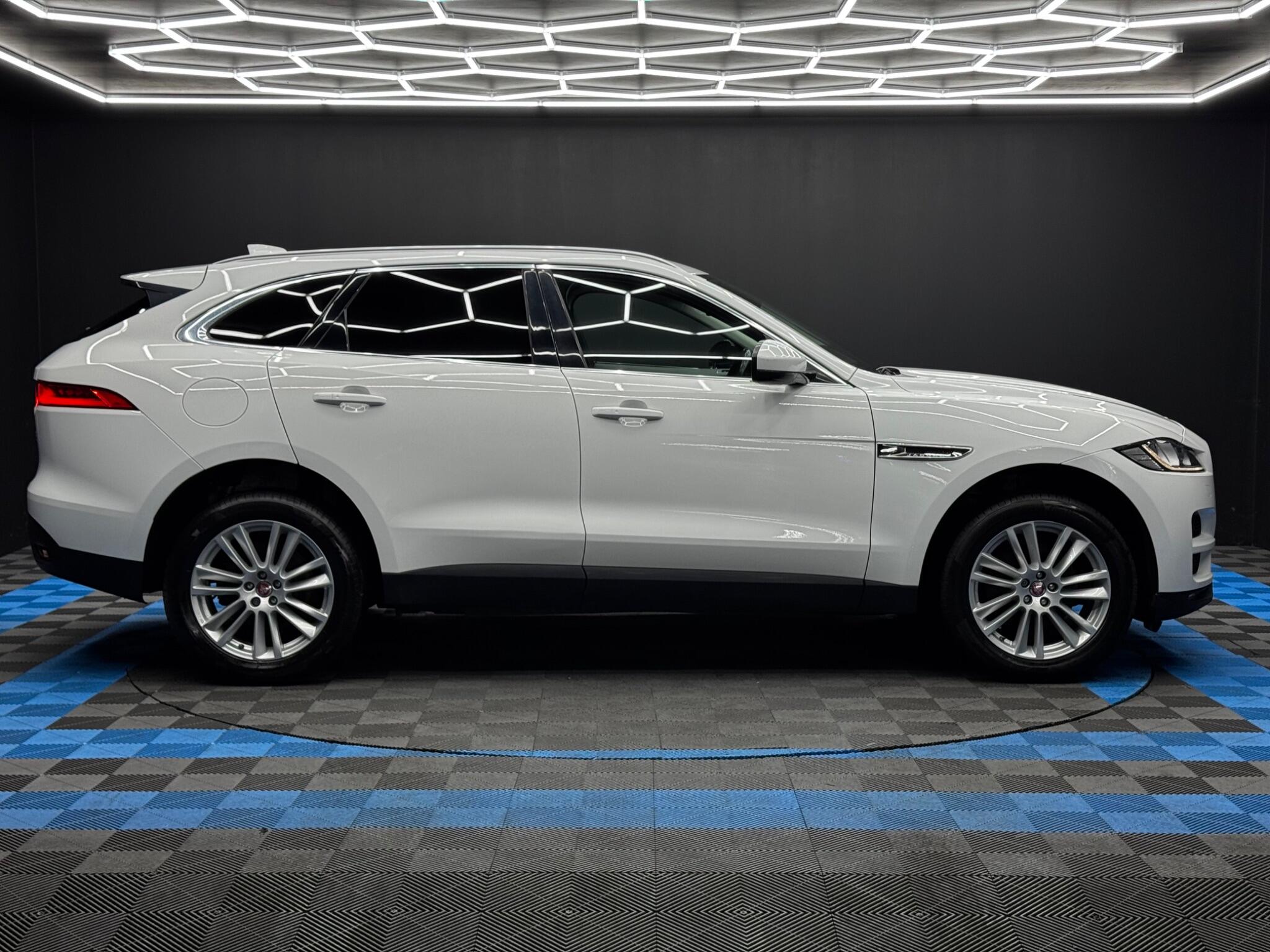 Jaguar F-PACE 2.0 D240 Prestige Auto AWD Euro 6 (s/s) 5dr 5dr Automatic 2025