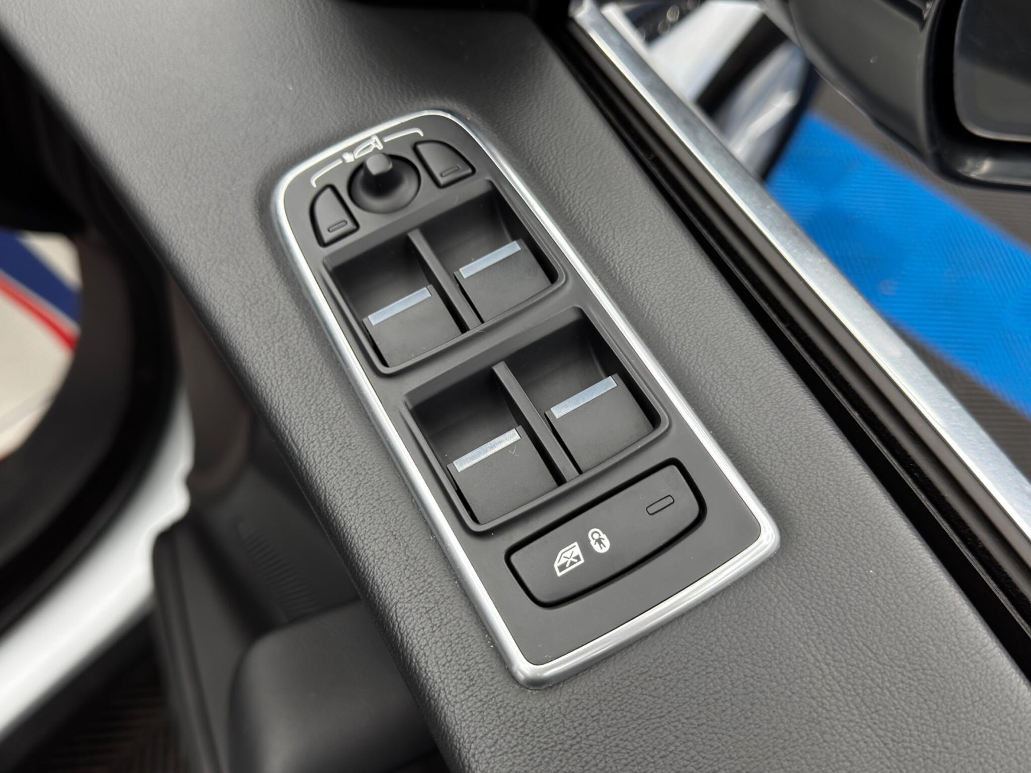 Jaguar F-PACE 2.0 D240 Prestige Auto AWD Euro 6 (s/s) 5dr 5dr Automatic 2025