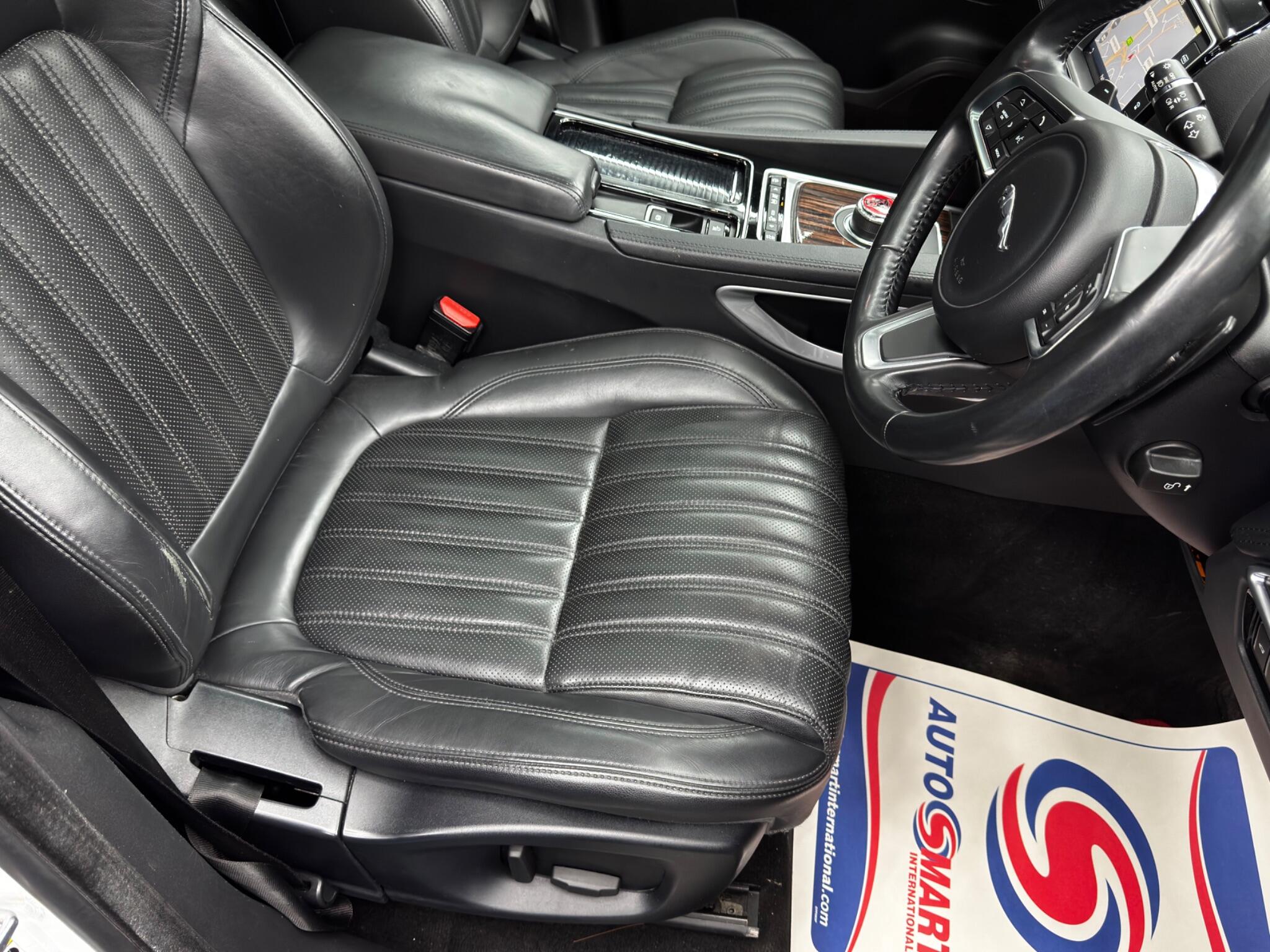 Jaguar F-PACE 2.0 D240 Prestige Auto AWD Euro 6 (s/s) 5dr 5dr Automatic 2025